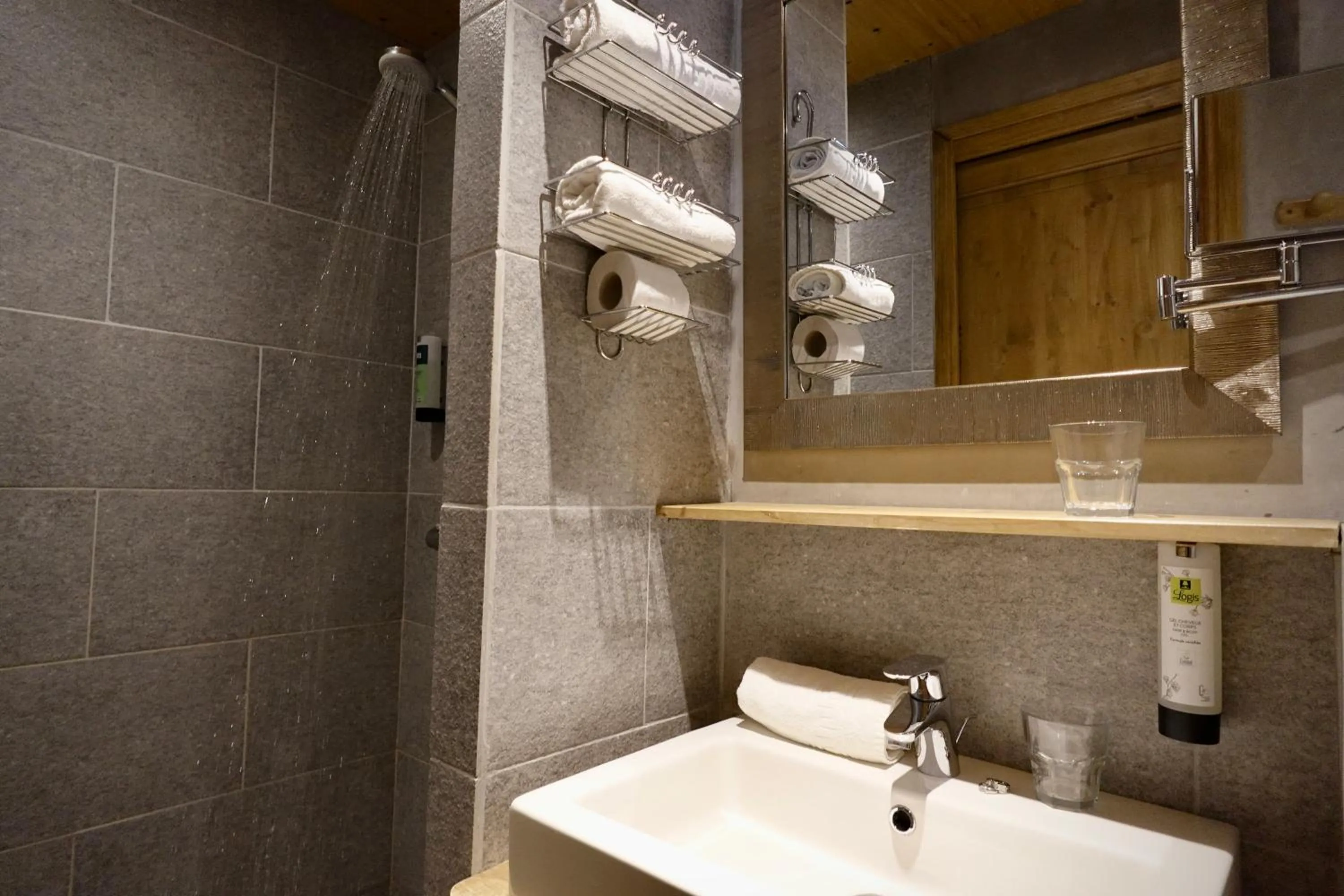 Bathroom in Hotel La Crémaillère