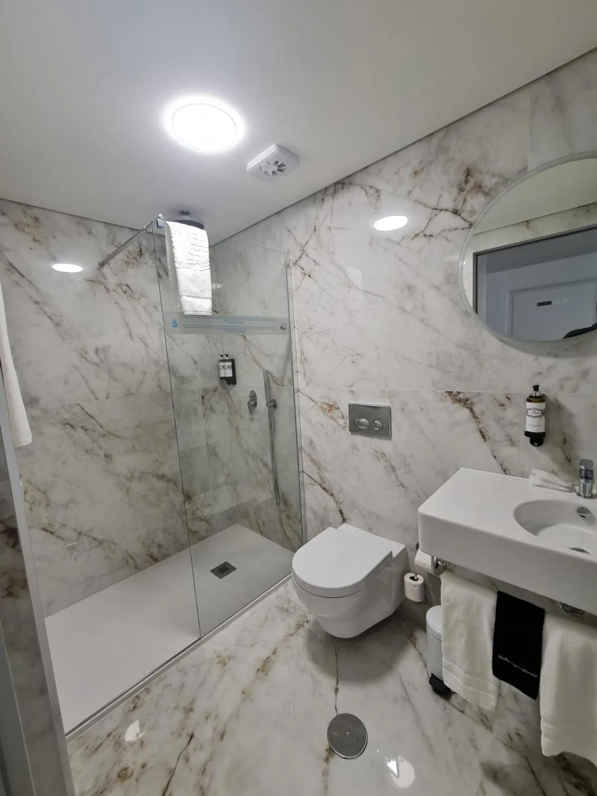Shower in Bemyguest - Loft Guest House Jardim das Mães Charming