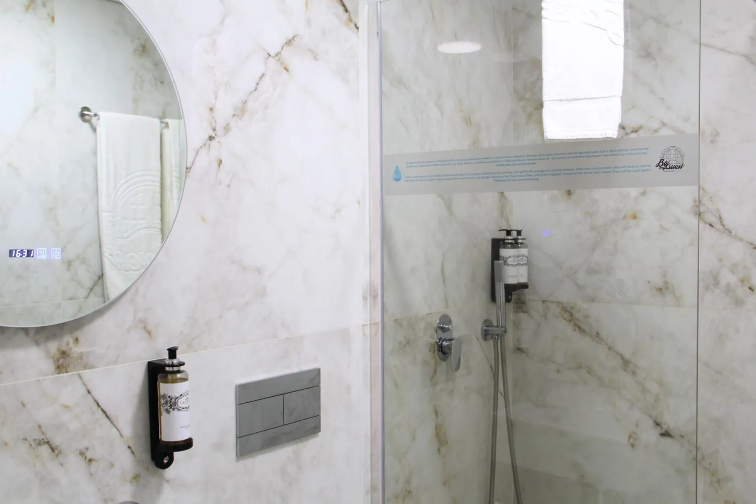 Bathroom in Bemyguest - Loft Guest House Jardim das Mães Charming