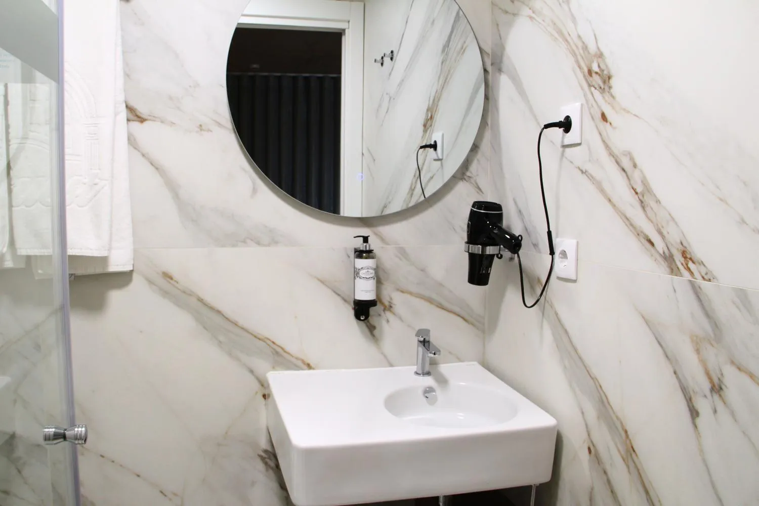 Bathroom in Bemyguest - Loft Guest House Jardim das Mães Charming