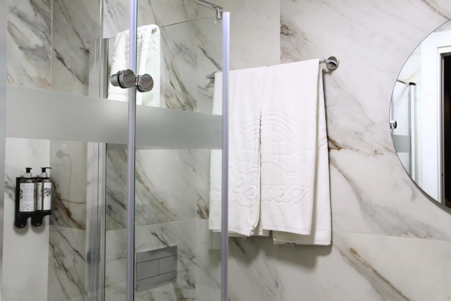 Bathroom in Bemyguest - Loft Guest House Jardim das Mães Charming
