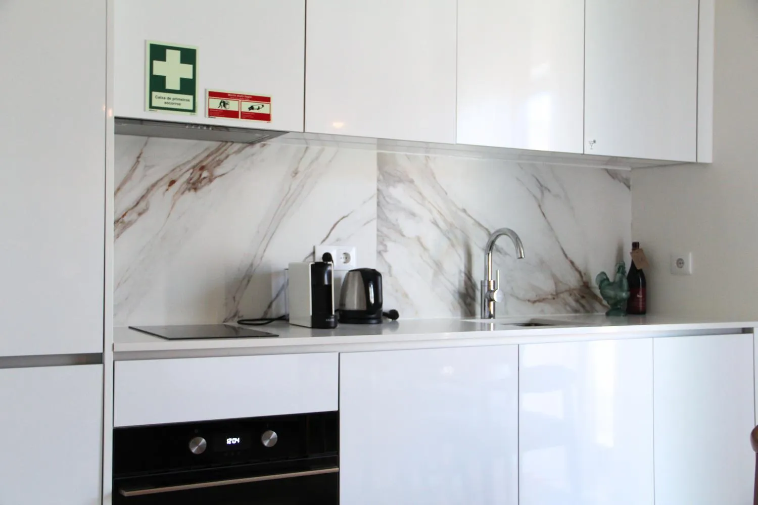 Kitchen or kitchenette in Bemyguest - Loft Guest House Jardim das Mães Charming