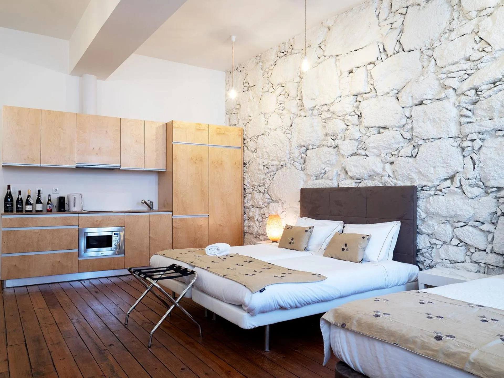 Kitchen or kitchenette, Bed in Bemyguest - Loft Guest House Jardim das Mães Charming