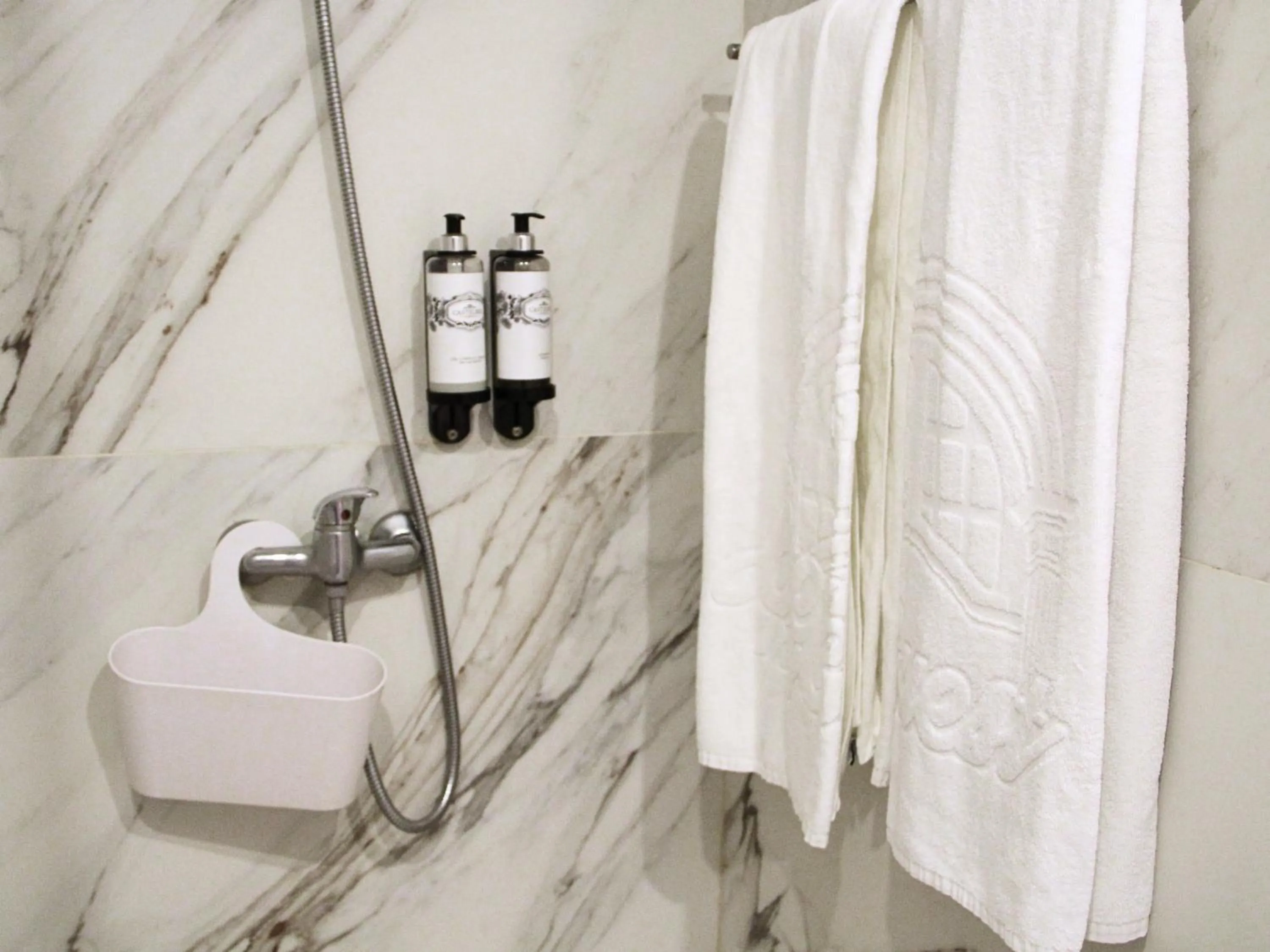 Bathroom in Bemyguest - Loft Guest House Jardim das Mães Charming