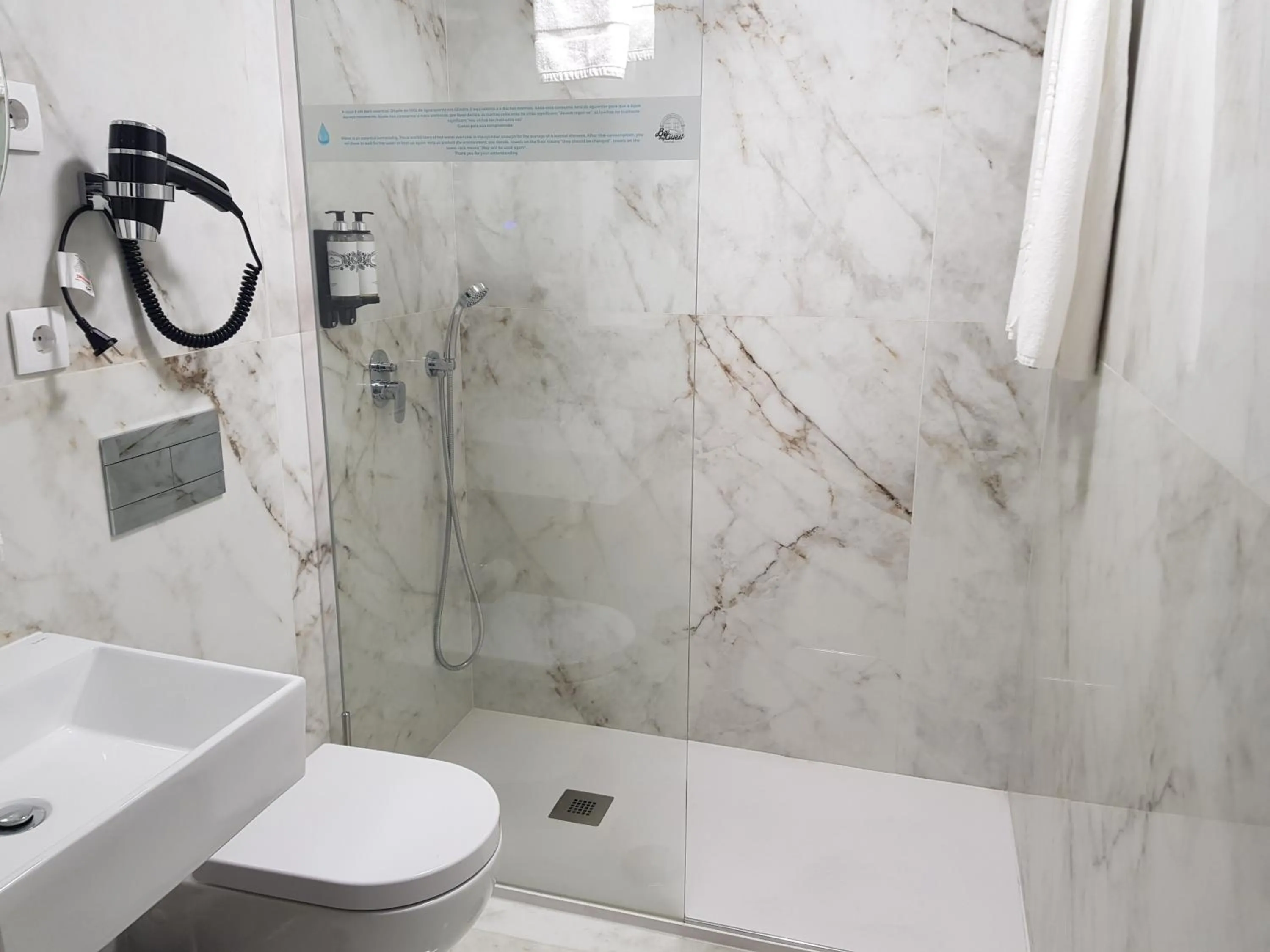 Toilet in Bemyguest - Loft Guest House Jardim das Mães Charming