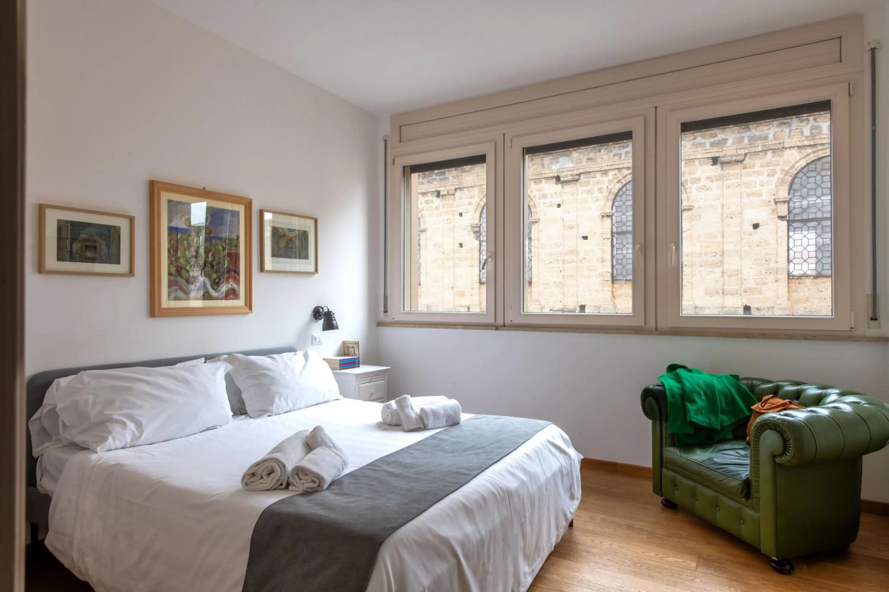 Photo of the whole room, Bed in Cassaro261