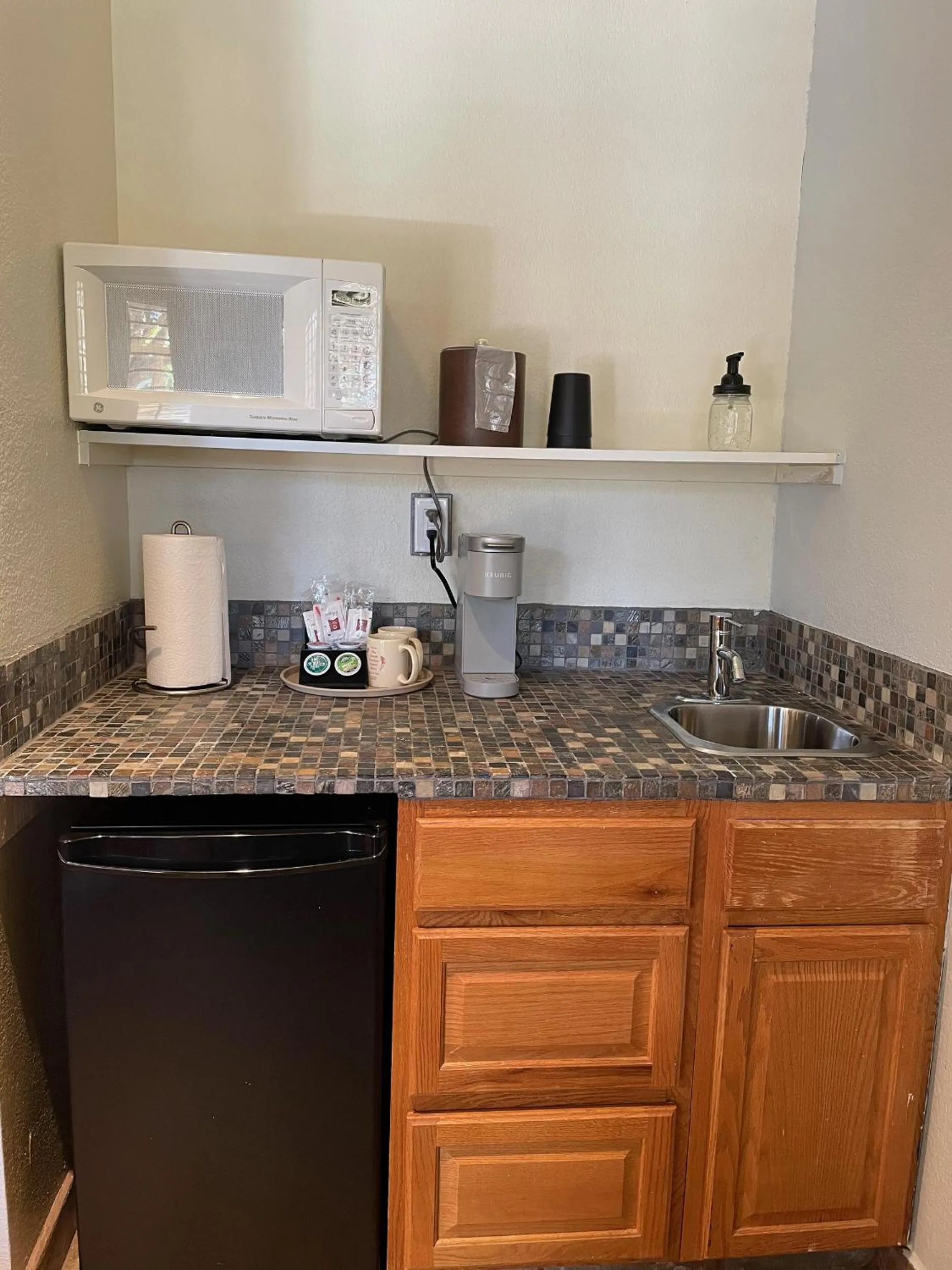Coffee/tea facilities in Desert Paradise - A Men's Clothing Optional Resort