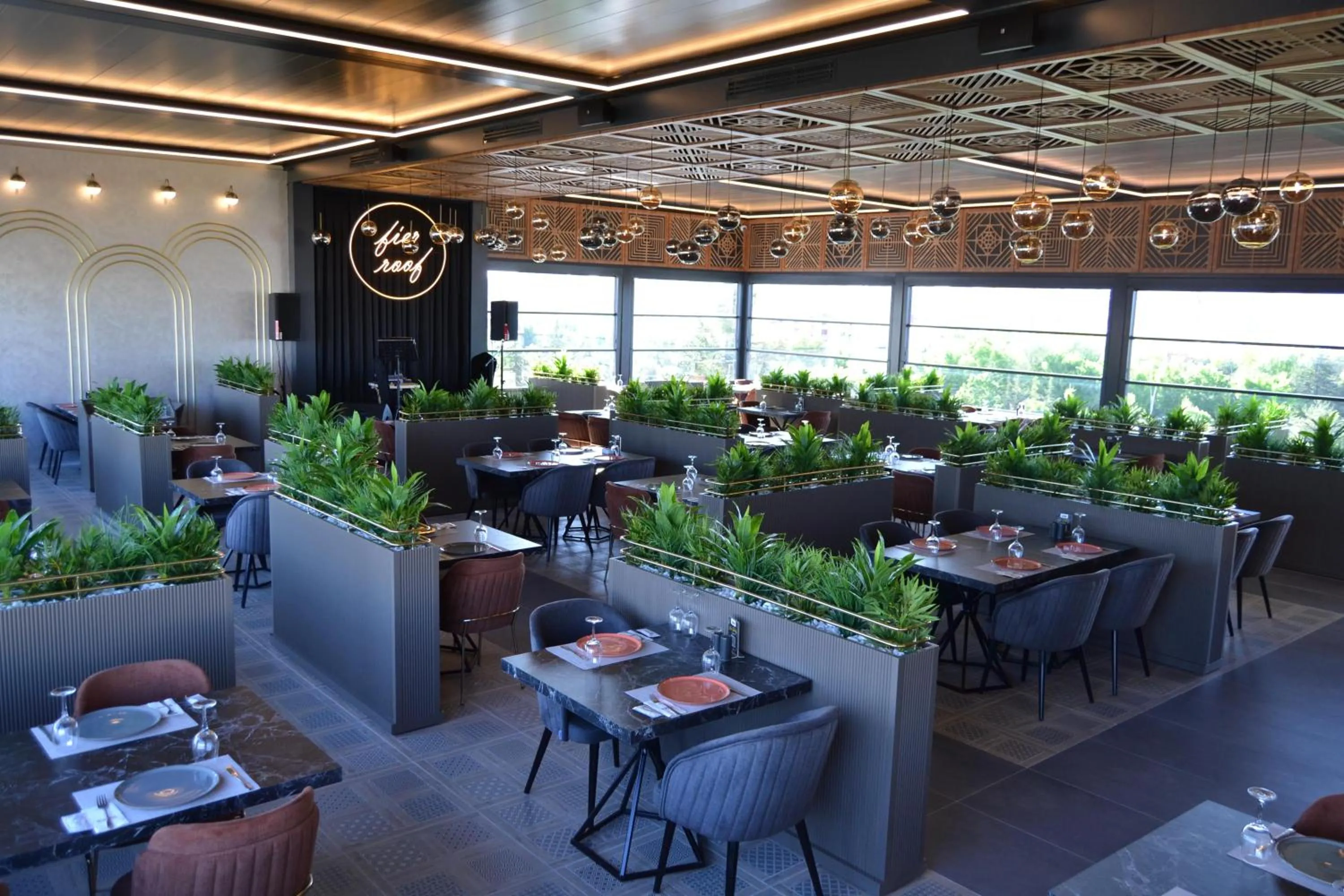 Restaurant/places to eat in Fier Life Center