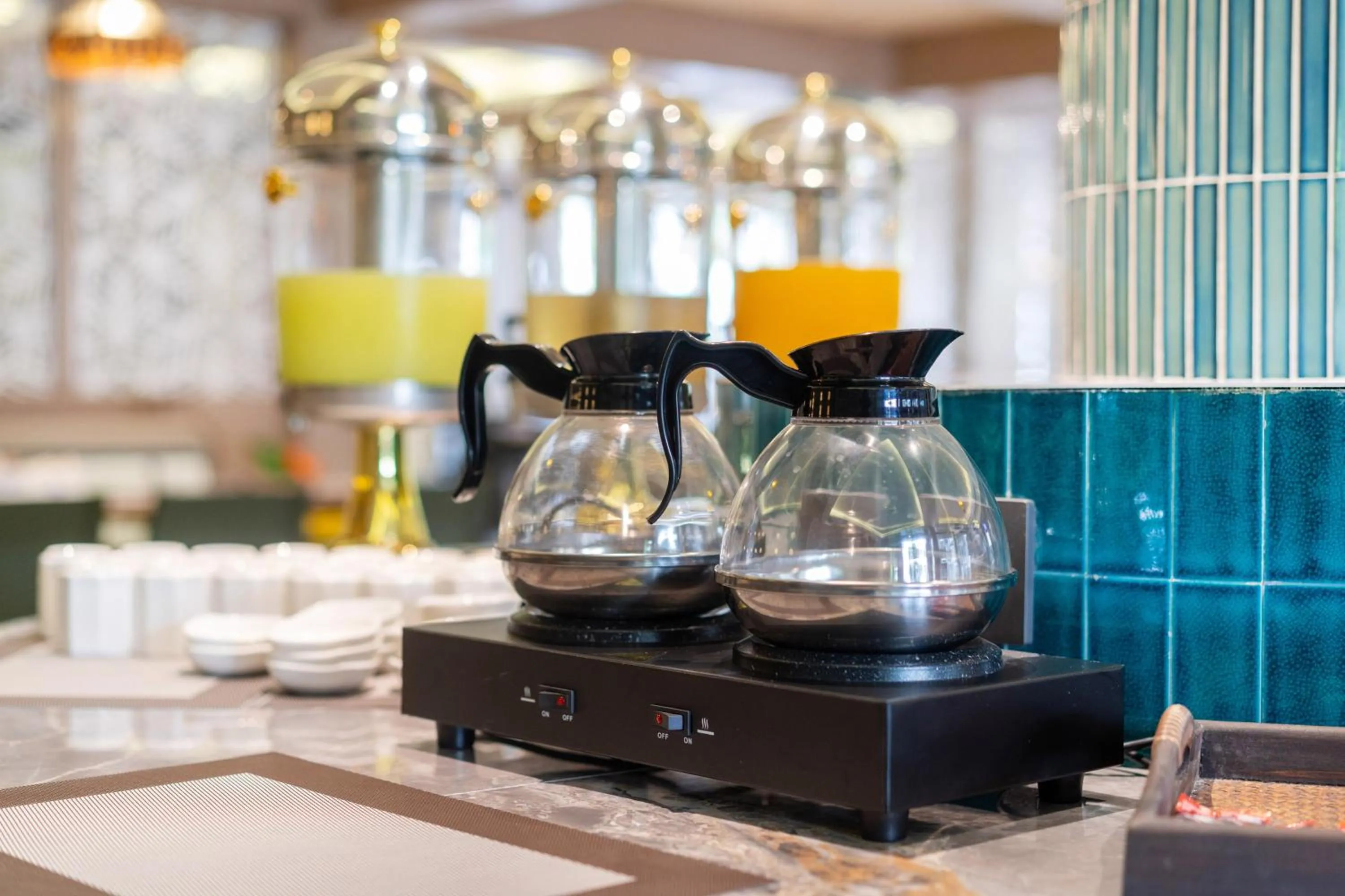Coffee/tea facilities in Howard Johnson by Wyndham Phuket Naiyang