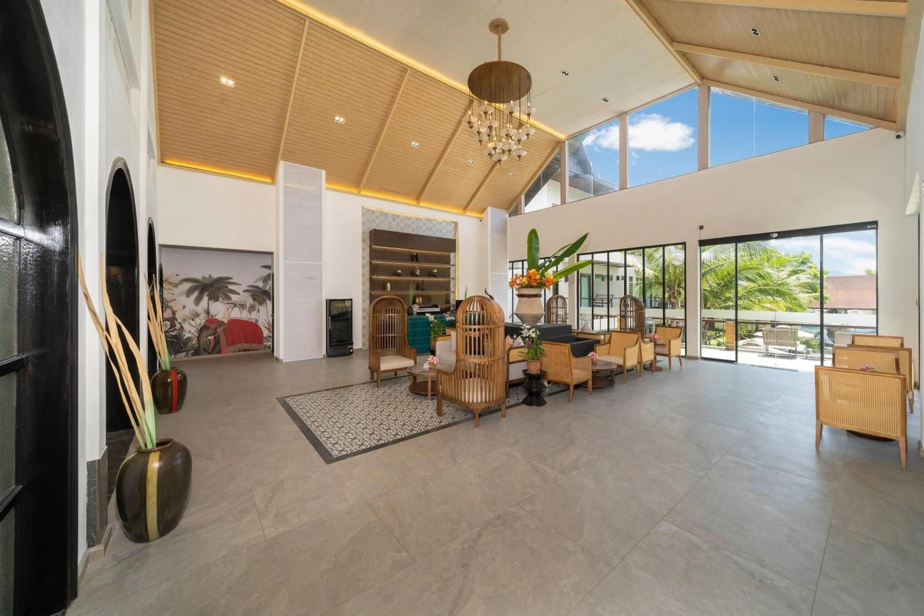 Lobby or reception in Howard Johnson by Wyndham Phuket Naiyang