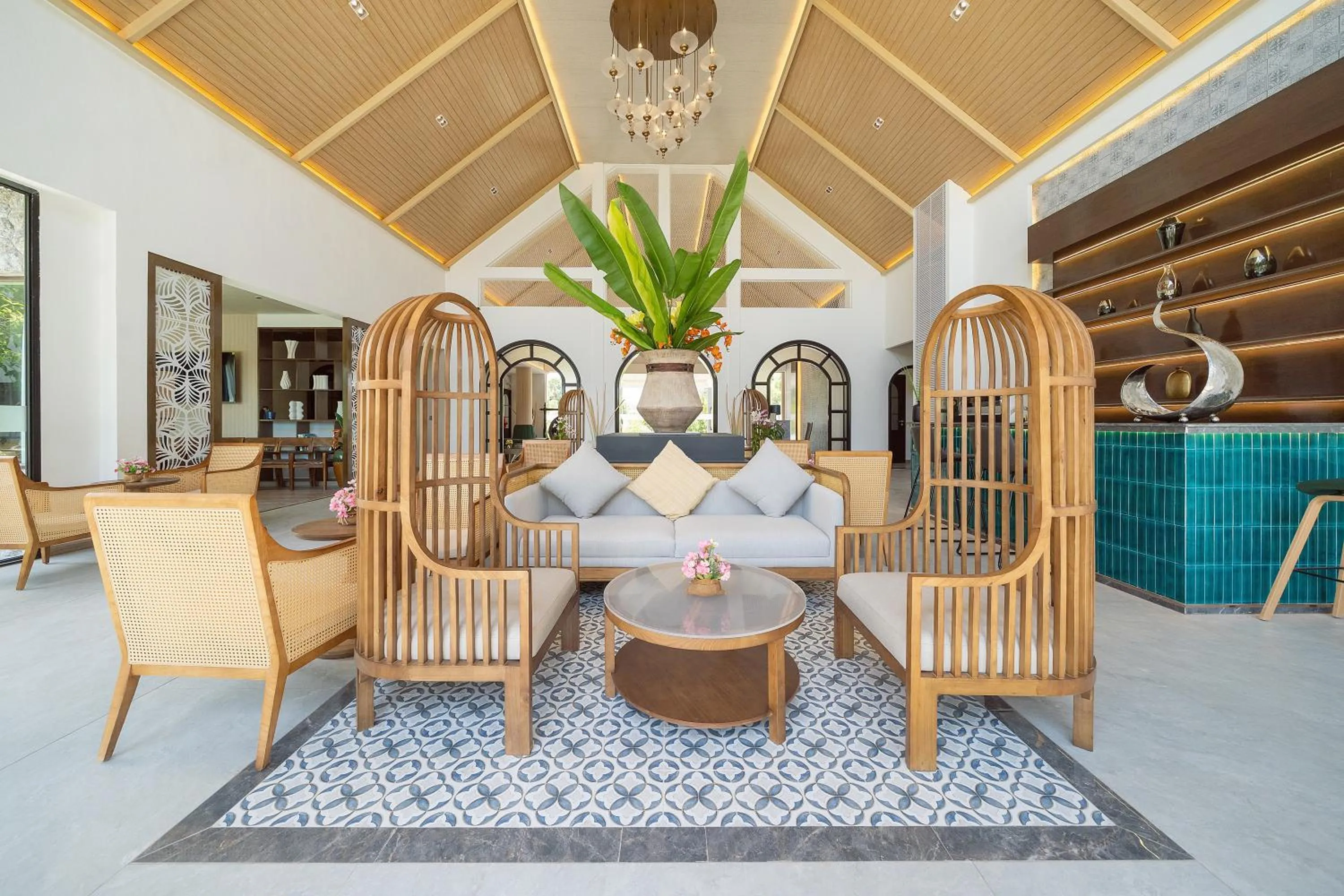 Communal lounge/ TV room in Howard Johnson by Wyndham Phuket Naiyang