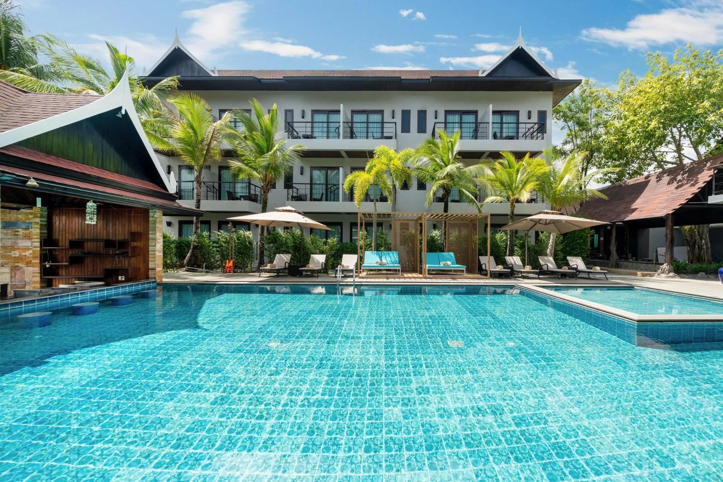 Property building in Howard Johnson by Wyndham Phuket Naiyang