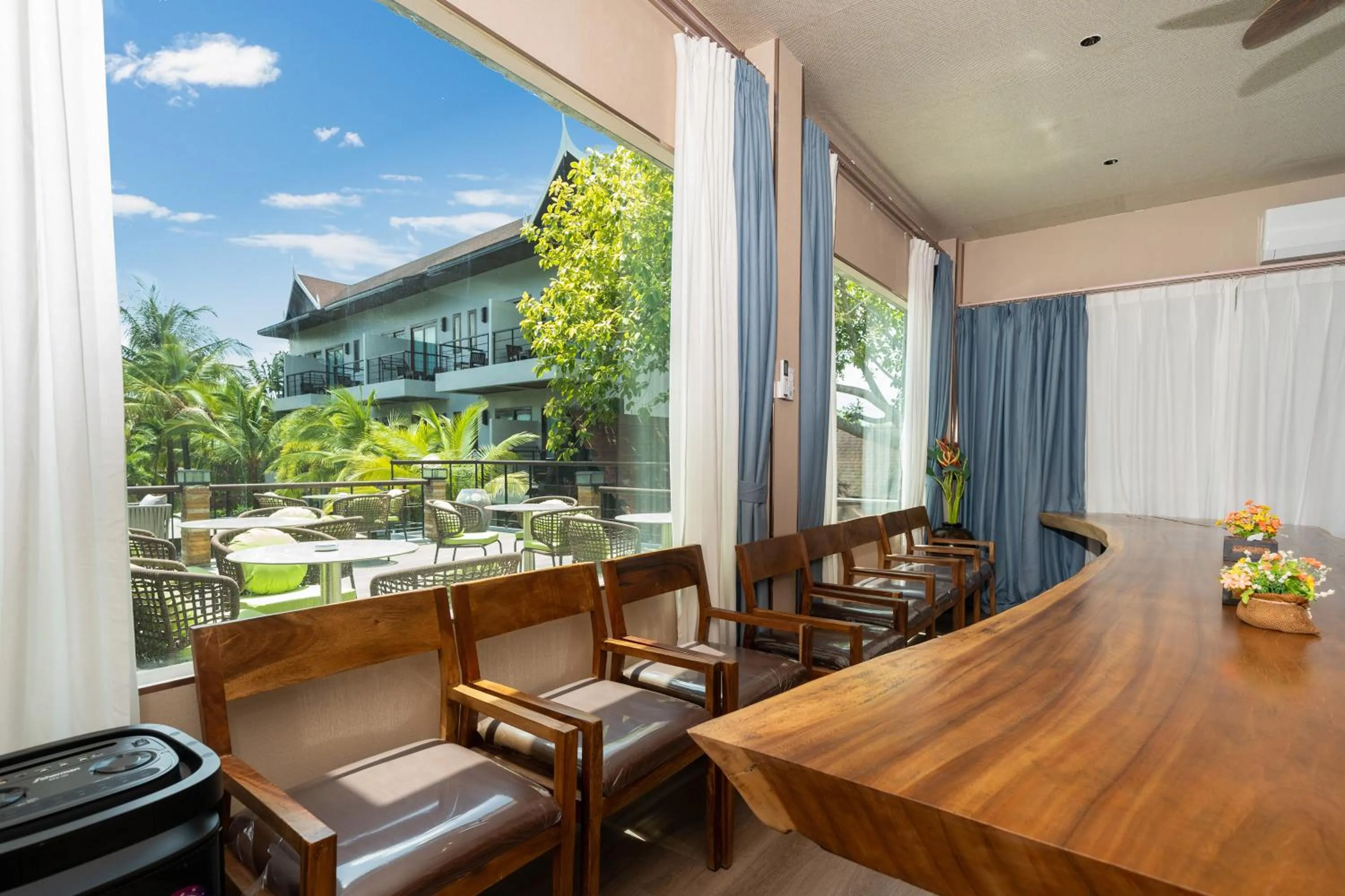 Patio in Howard Johnson by Wyndham Phuket Naiyang