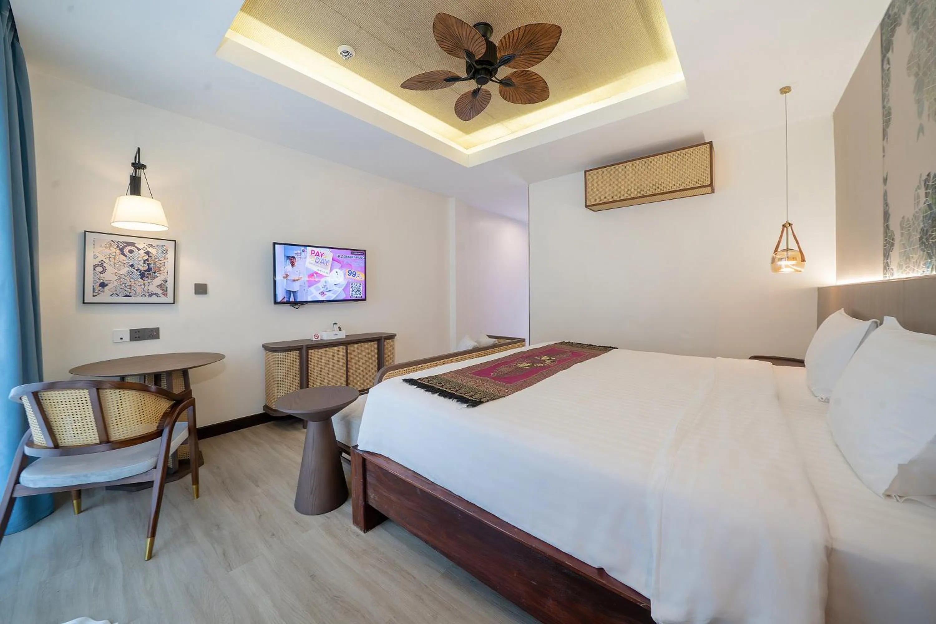 TV and multimedia, Bed in Howard Johnson by Wyndham Phuket Naiyang