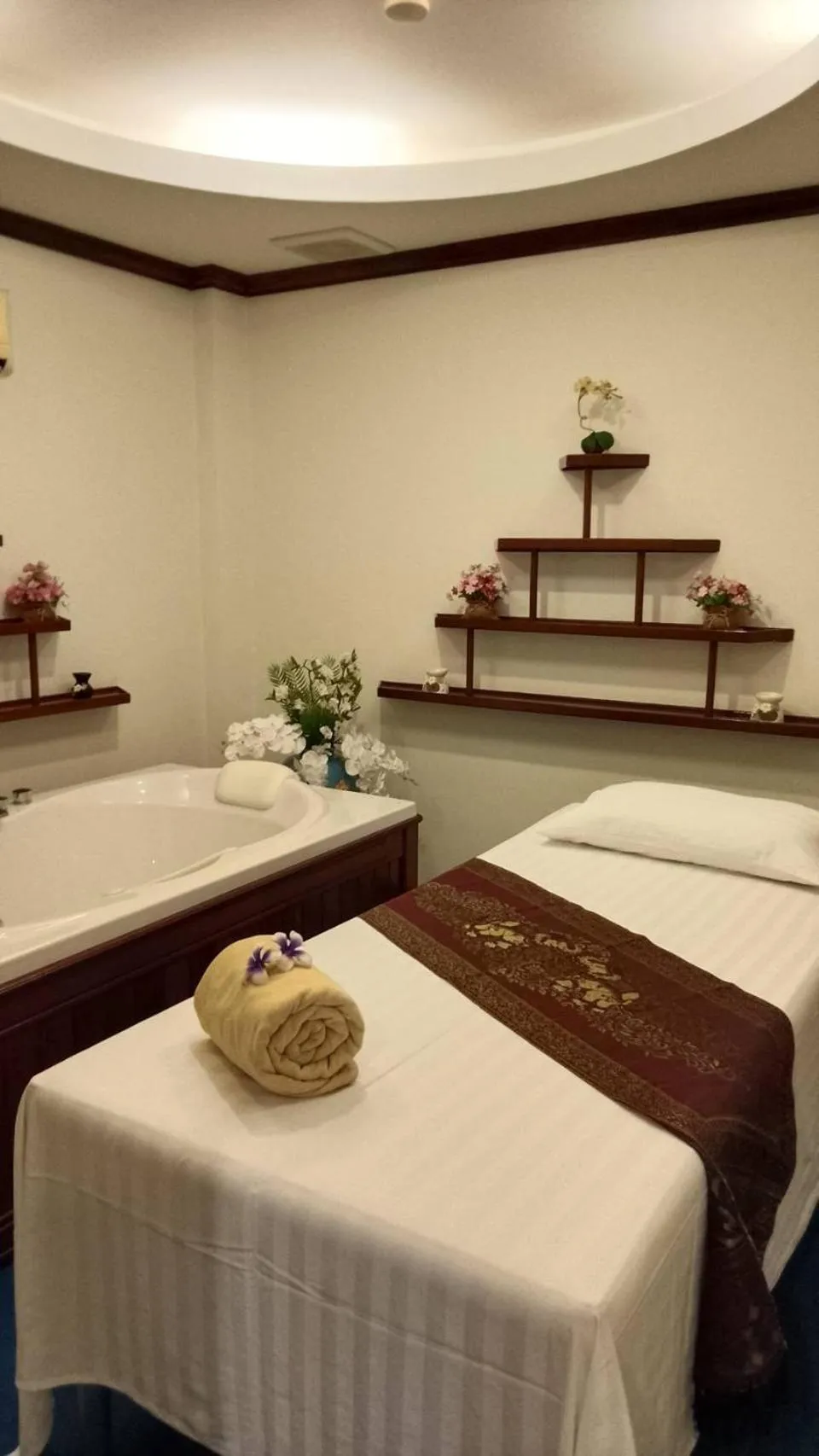 Massage, Bed in Howard Johnson by Wyndham Phuket Naiyang