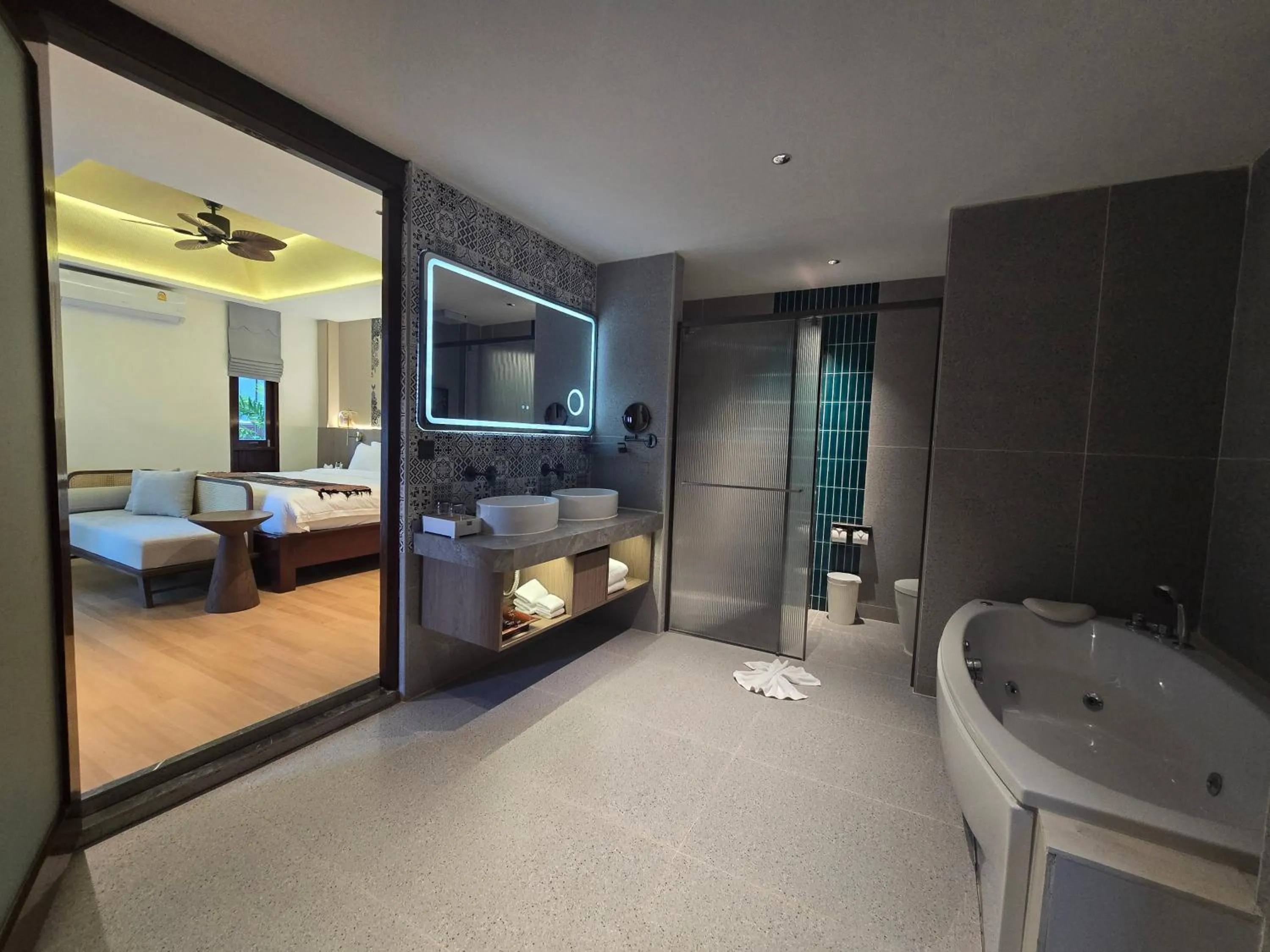 Bed in Howard Johnson by Wyndham Phuket Naiyang