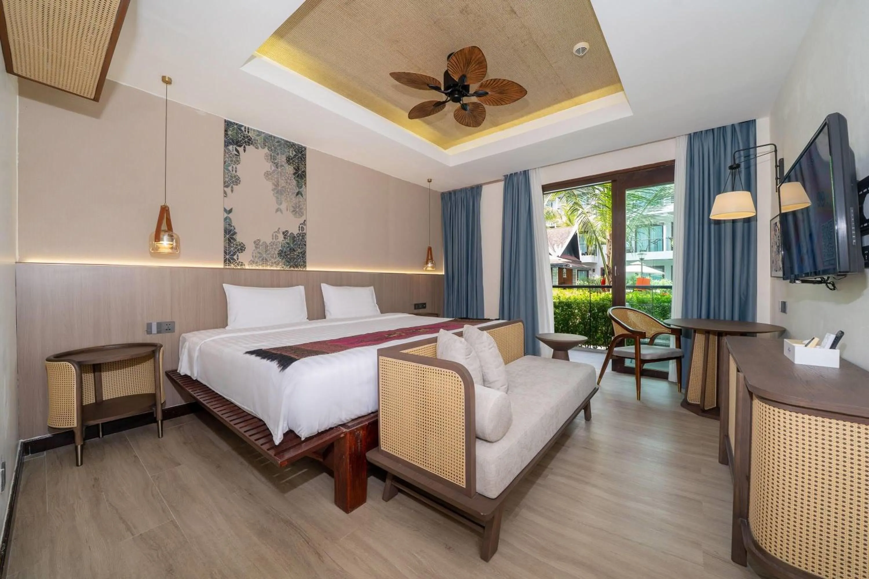 Photo of the whole room, Bed in Howard Johnson by Wyndham Phuket Naiyang