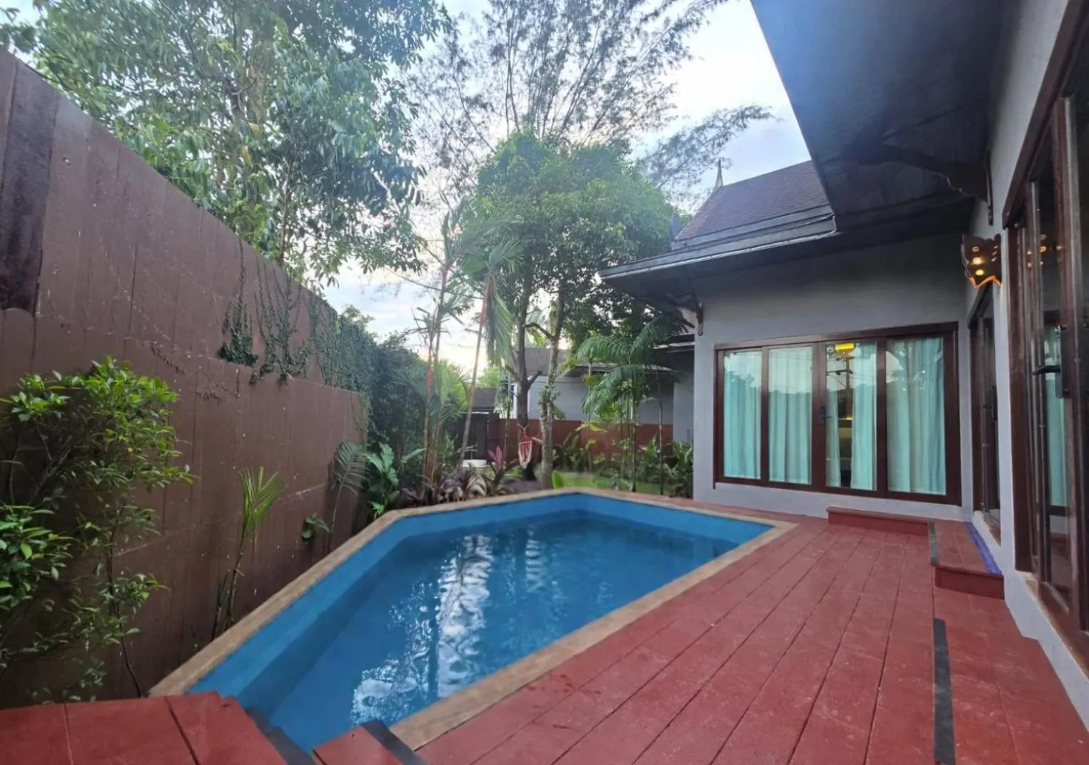 Howard Johnson by Wyndham Phuket Naiyang