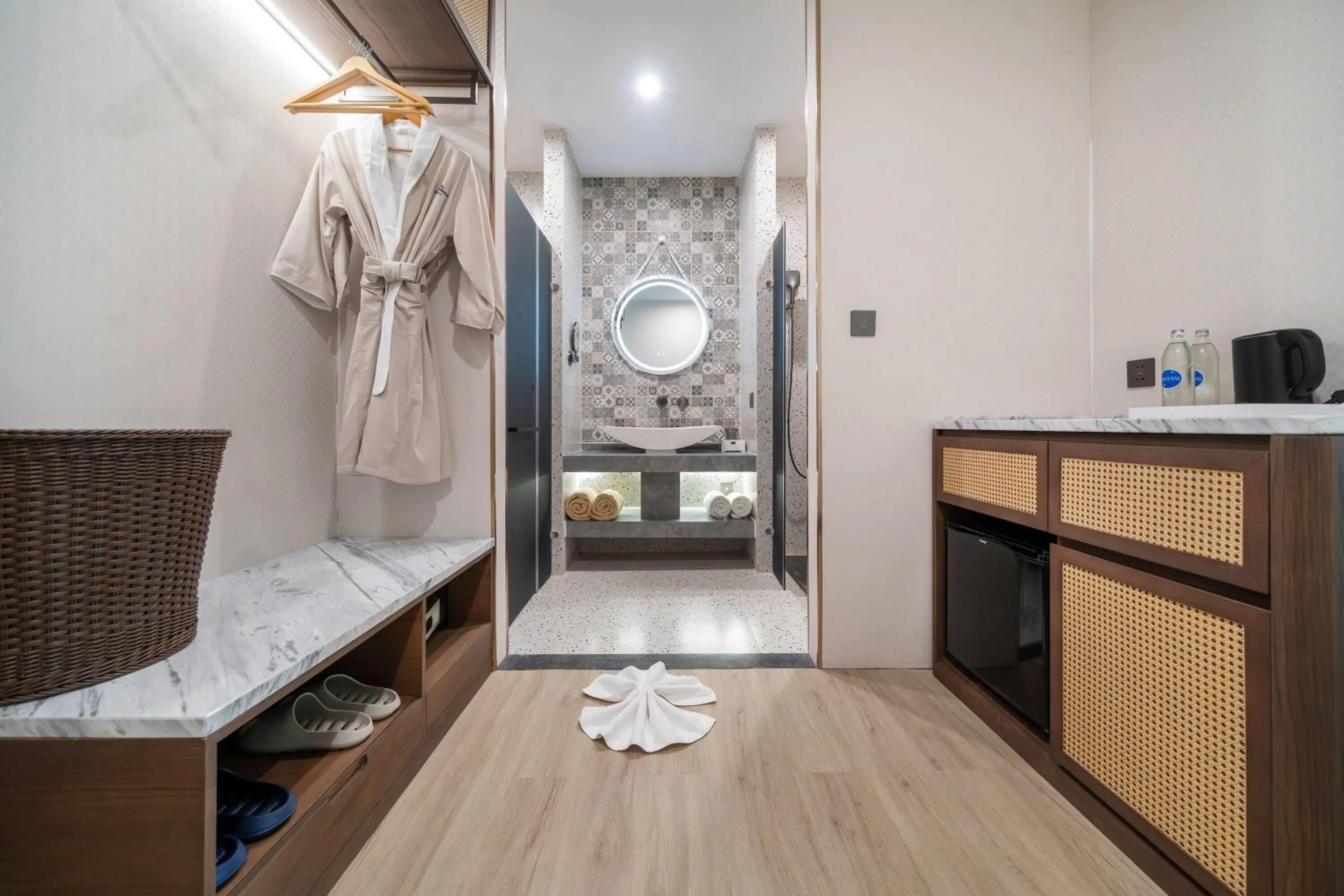 Bathroom, Bed in Howard Johnson by Wyndham Phuket Naiyang