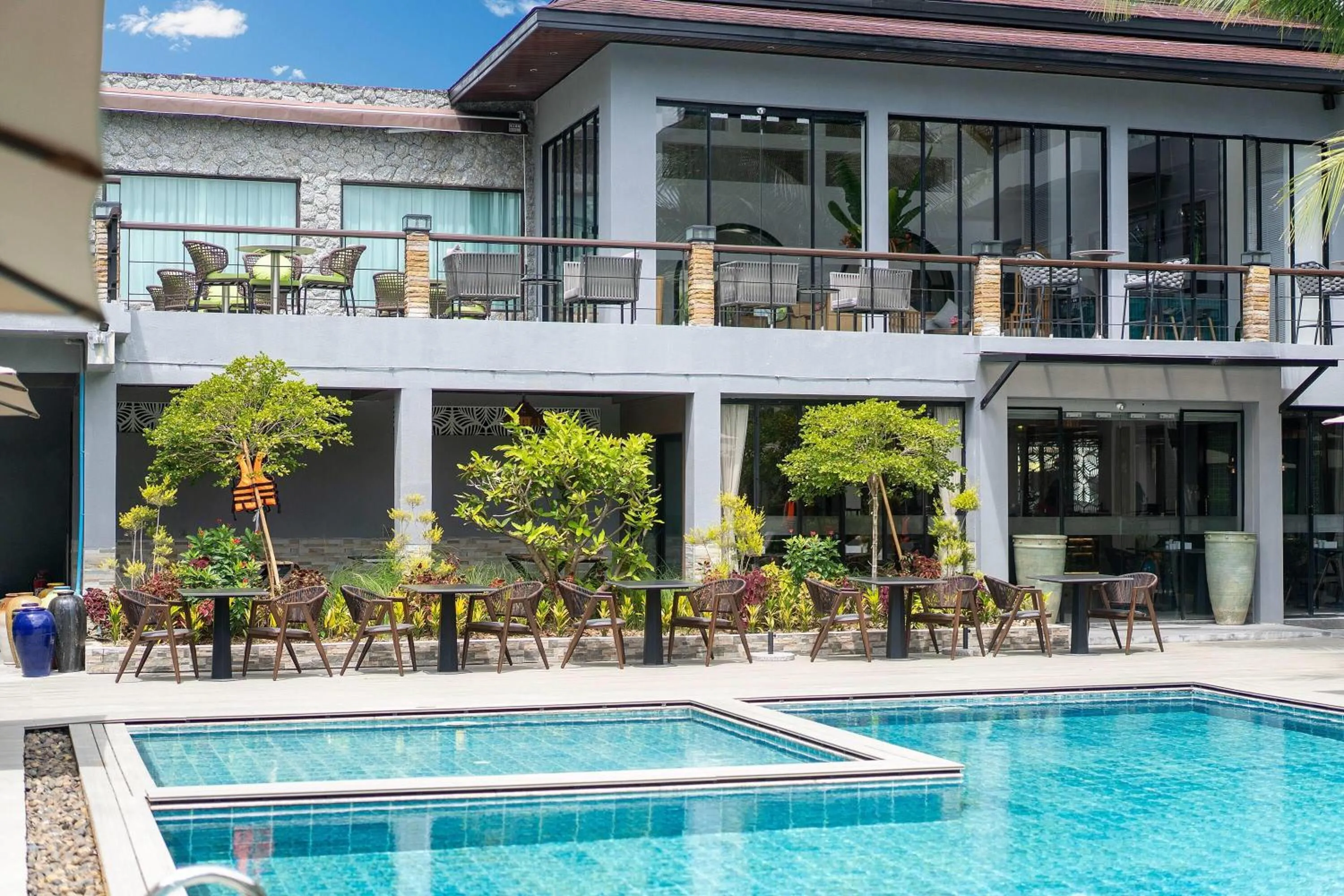Property building in Howard Johnson by Wyndham Phuket Naiyang
