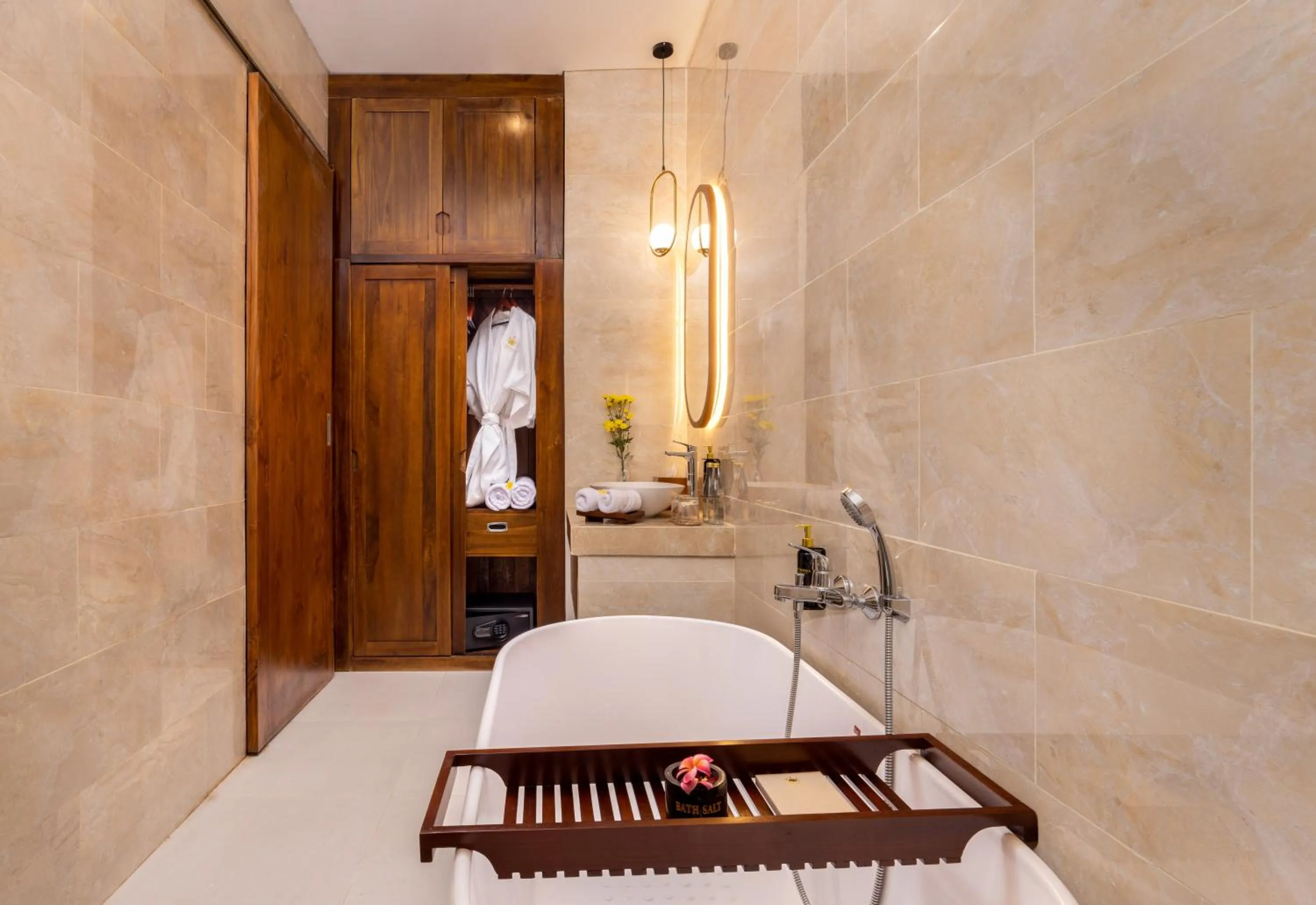 Bathroom in La Tropica Canggu Bali By Kanaya Hospitality