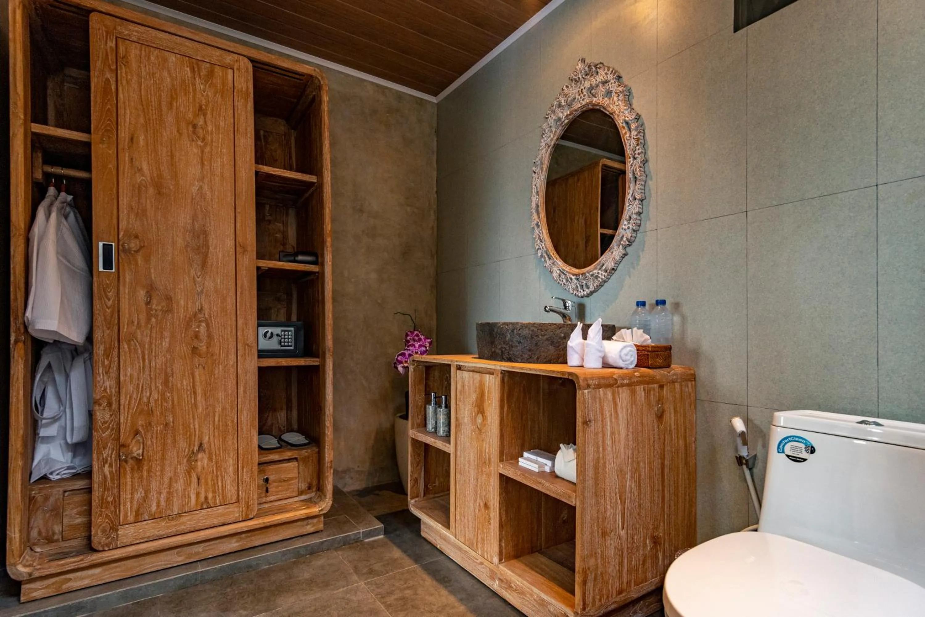 Bathroom in Shankara Villa Ubud by Dhananjaya Hospitality