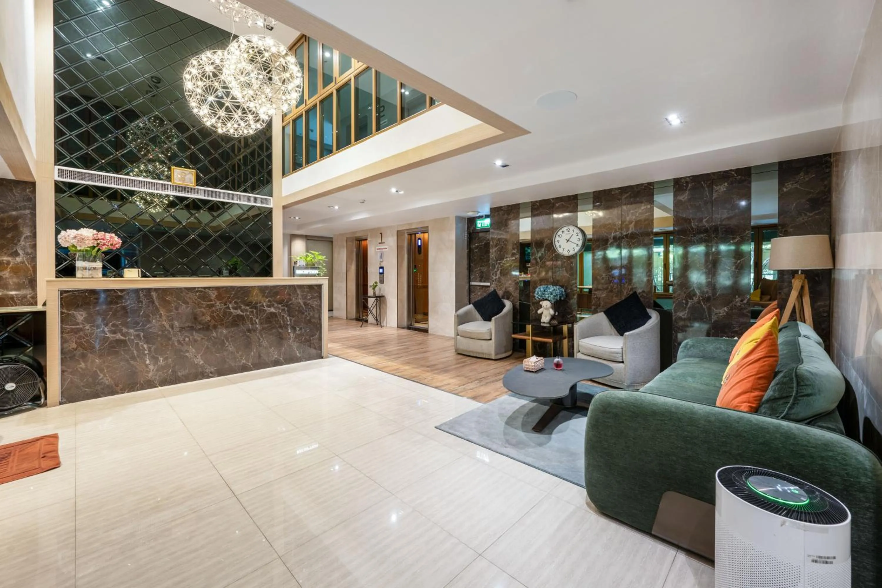 Lobby or reception in Alcove 53