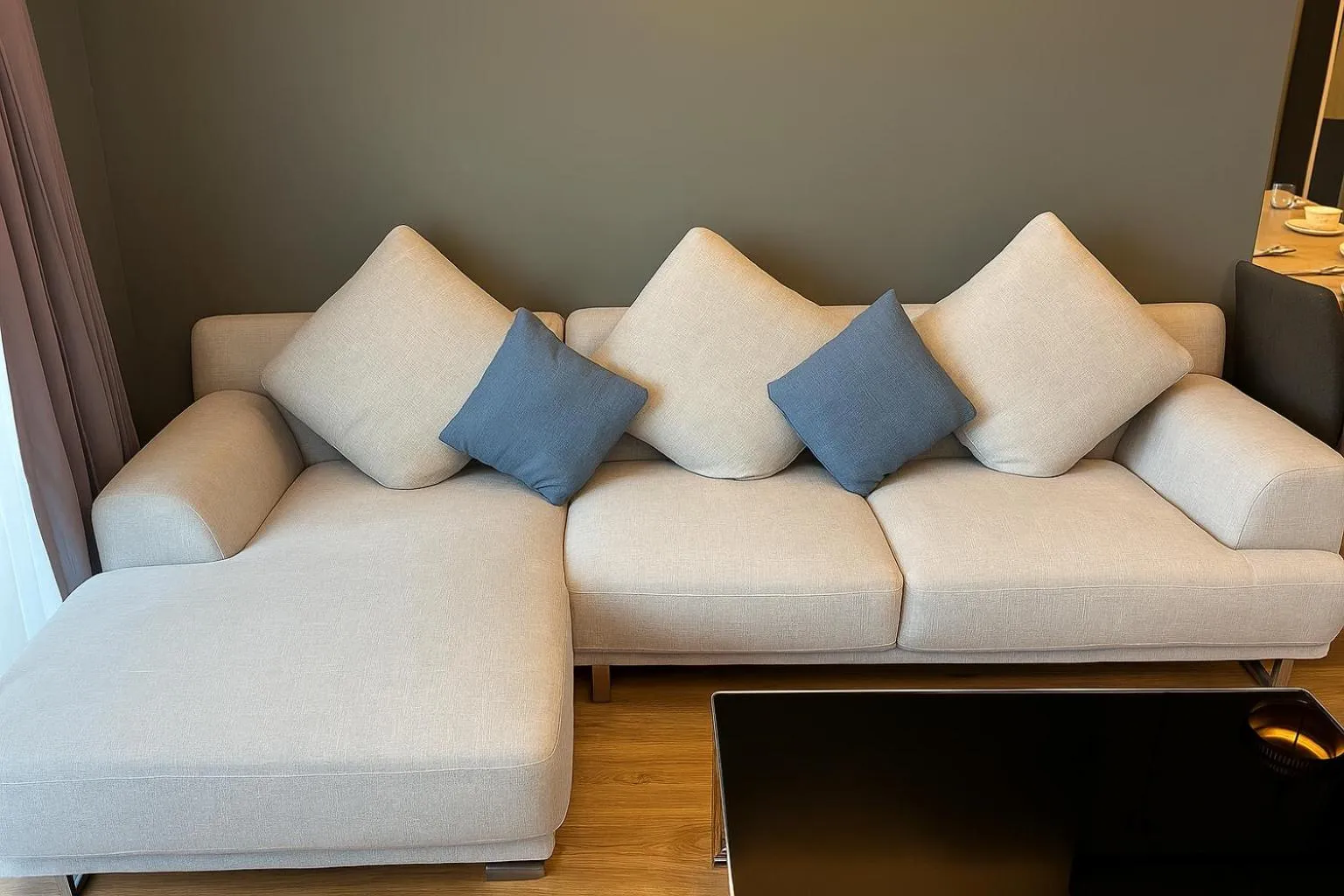 Living room in Alcove 53