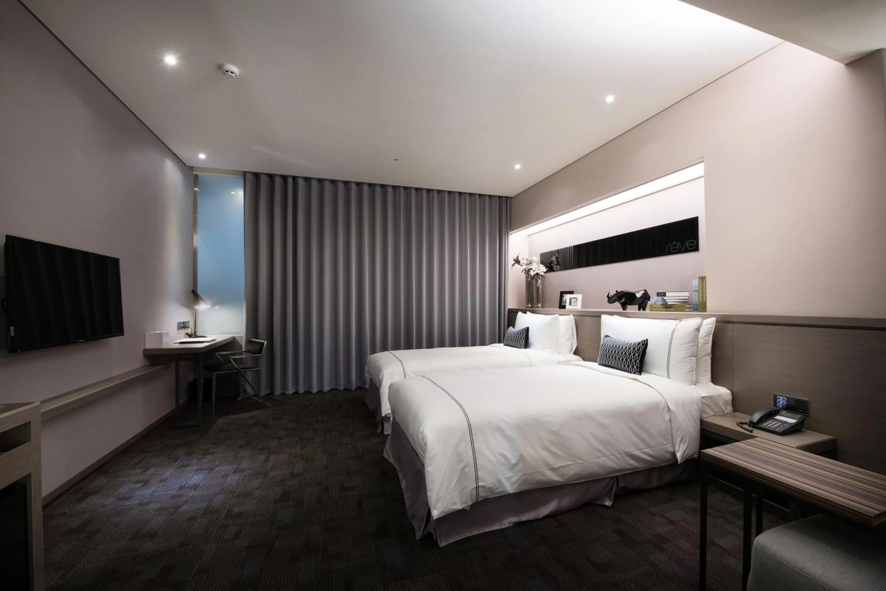 Bed in Hotel Reve Taichung