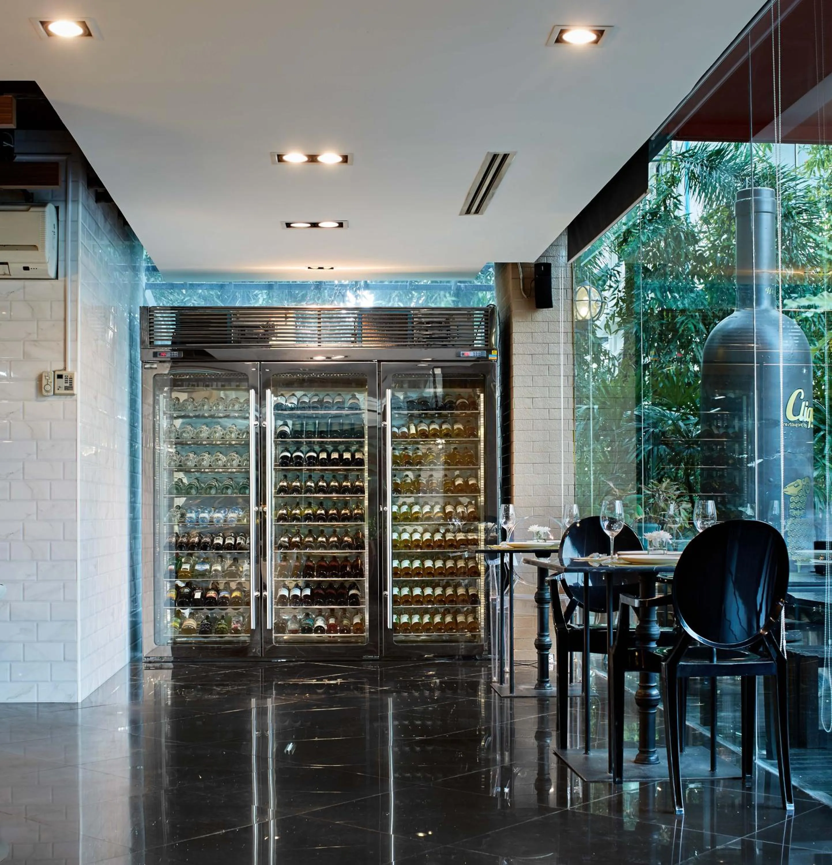 Restaurant/places to eat in Diamond Residence Ratchada