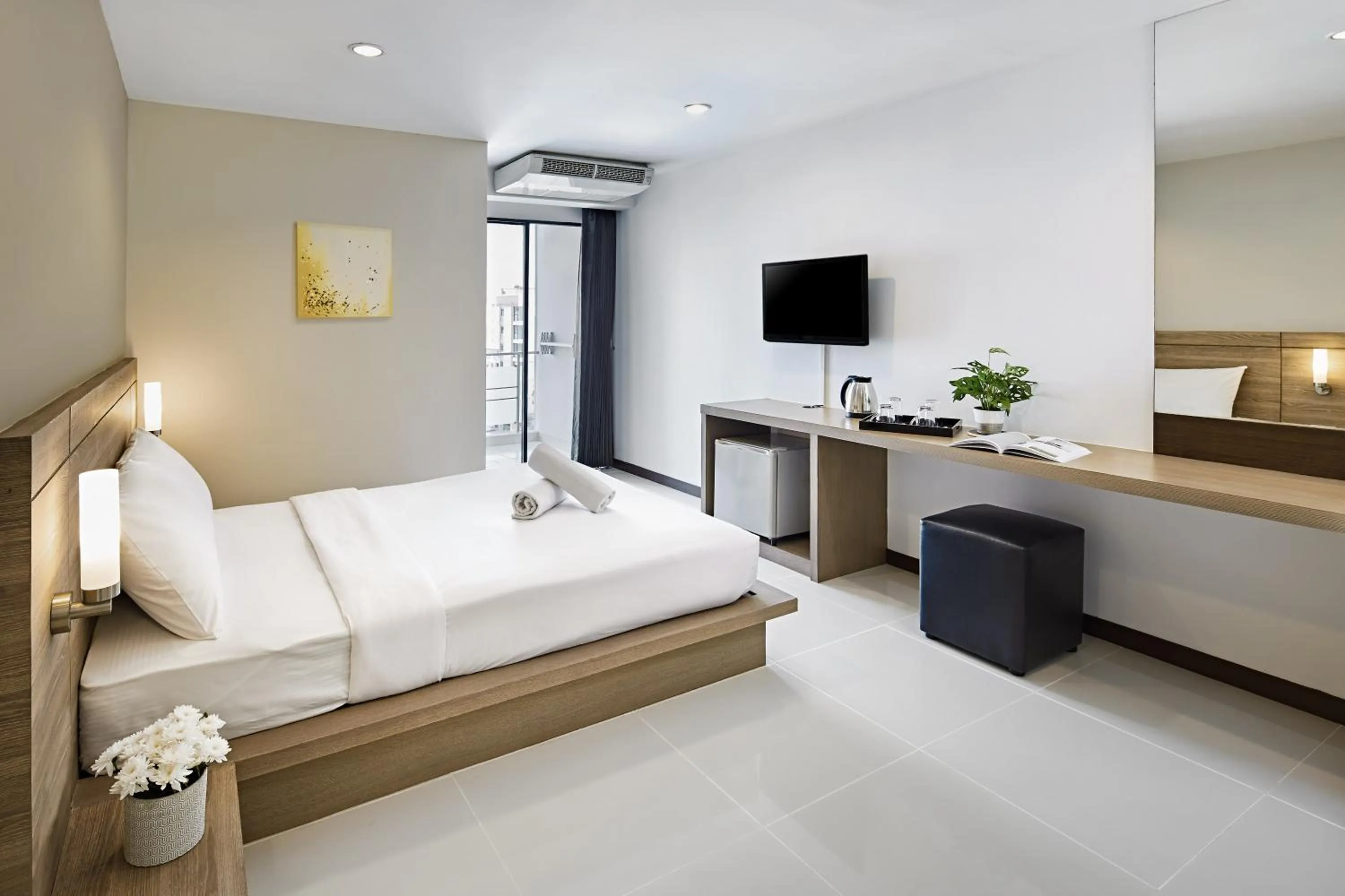 Photo of the whole room, Bed in Diamond Residence Ratchada