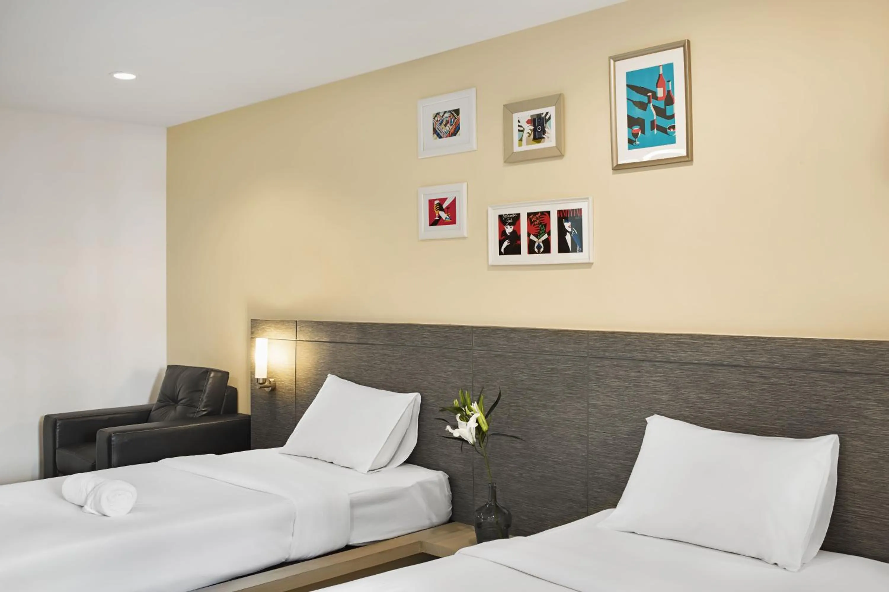 Photo of the whole room, Bed in Diamond Residence Ratchada