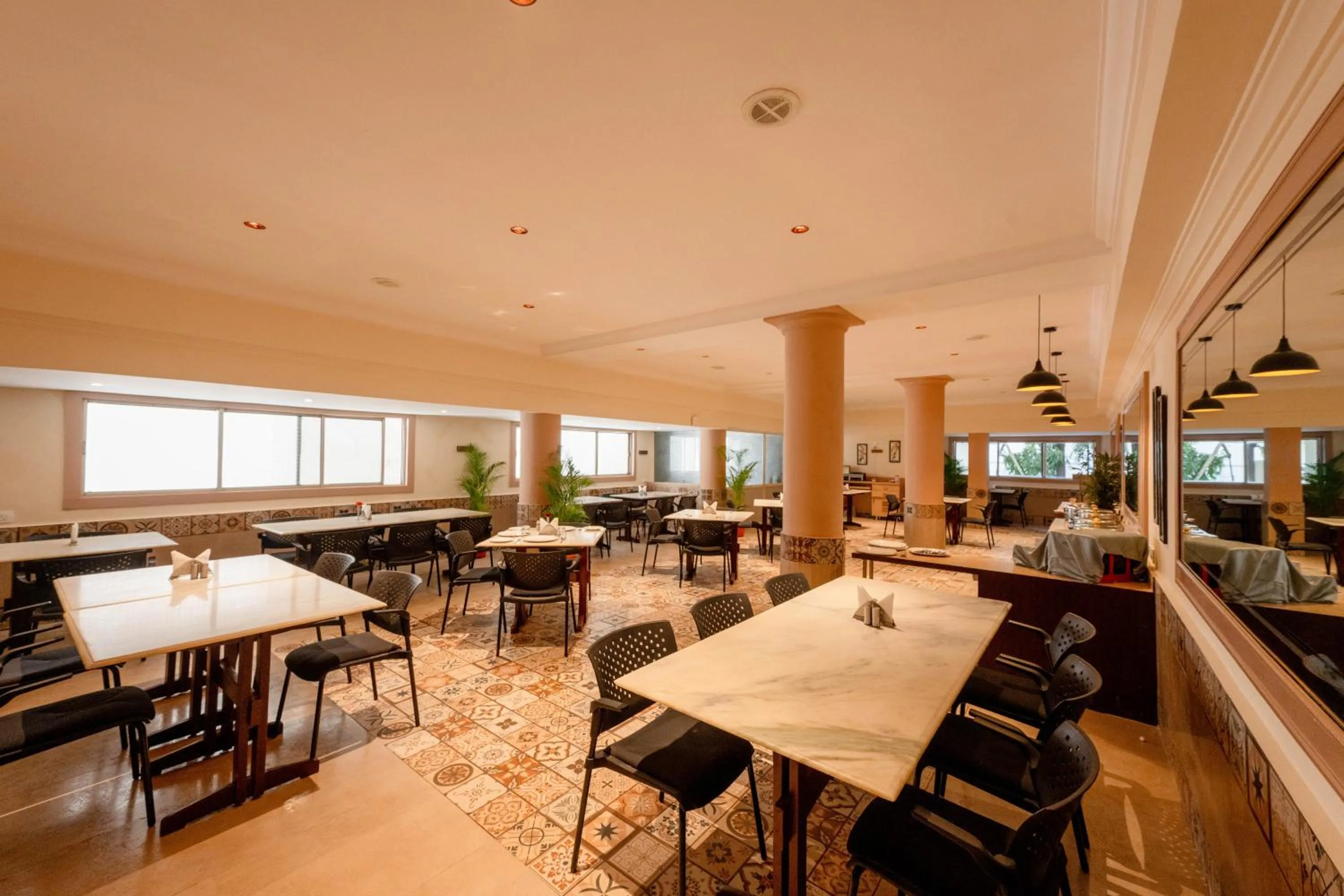 Restaurant/places to eat in The Grand Rajmahal