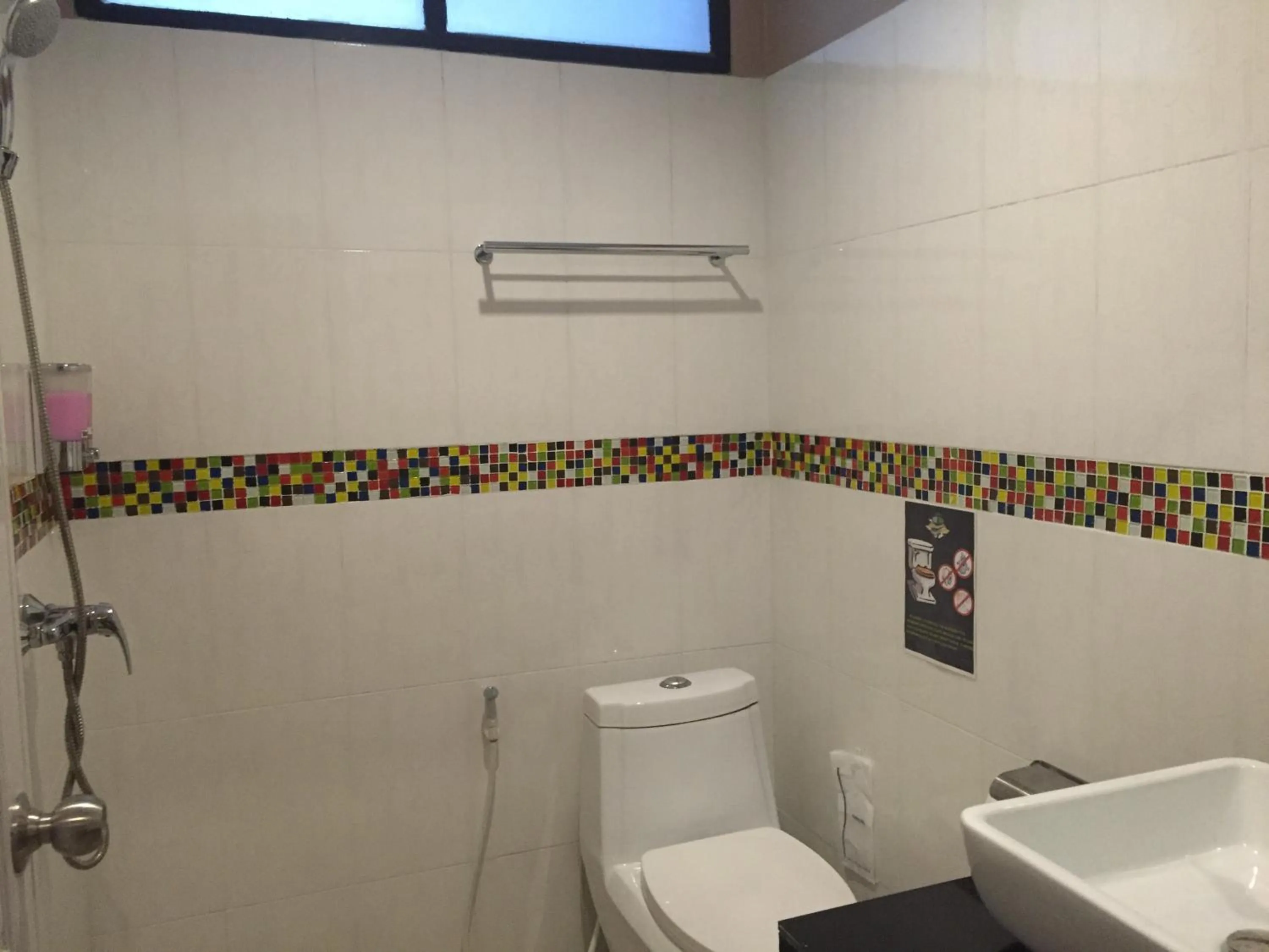 Toilet in Bro&Sis Place