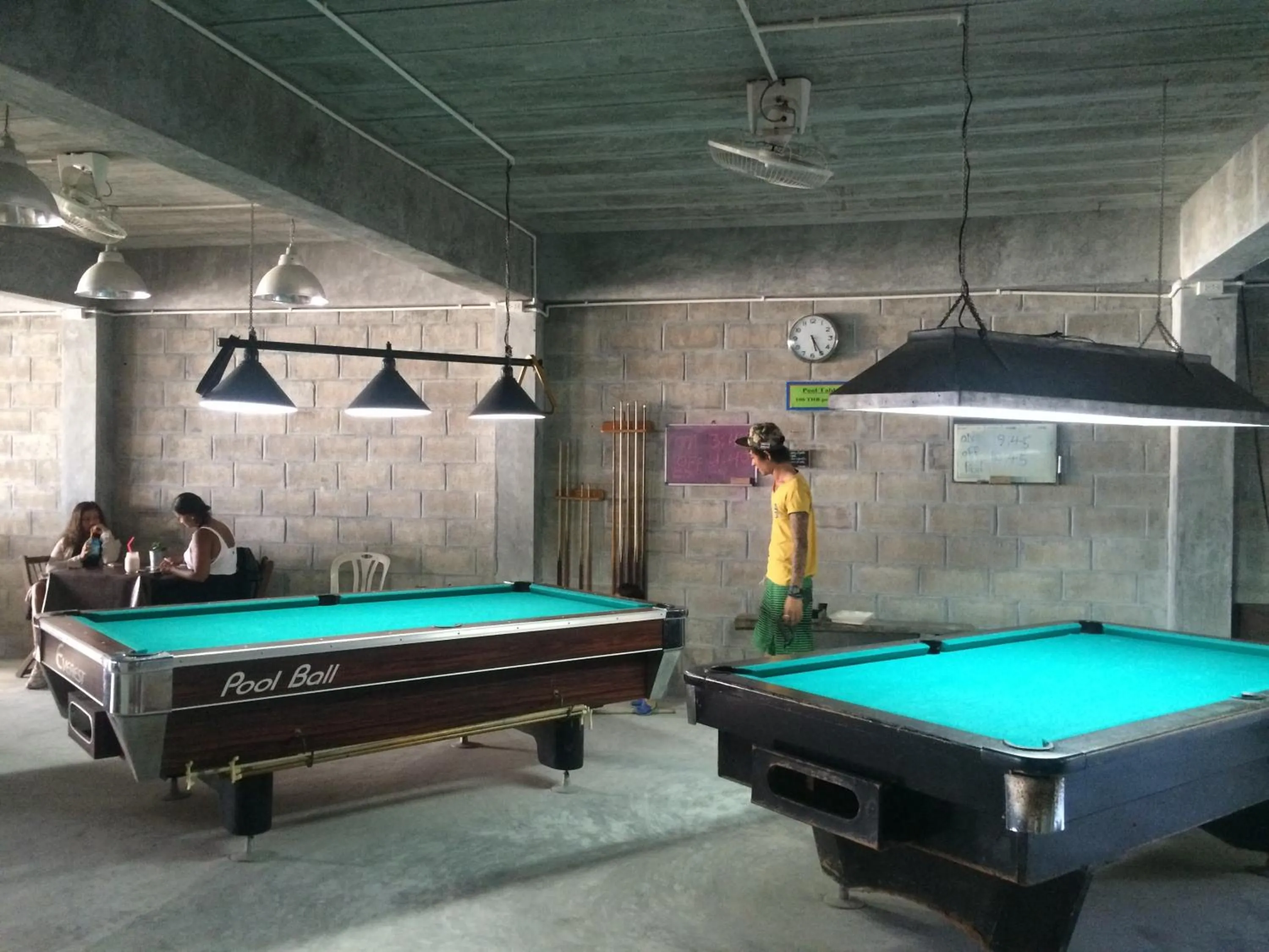 Billiard in Bro&Sis Place