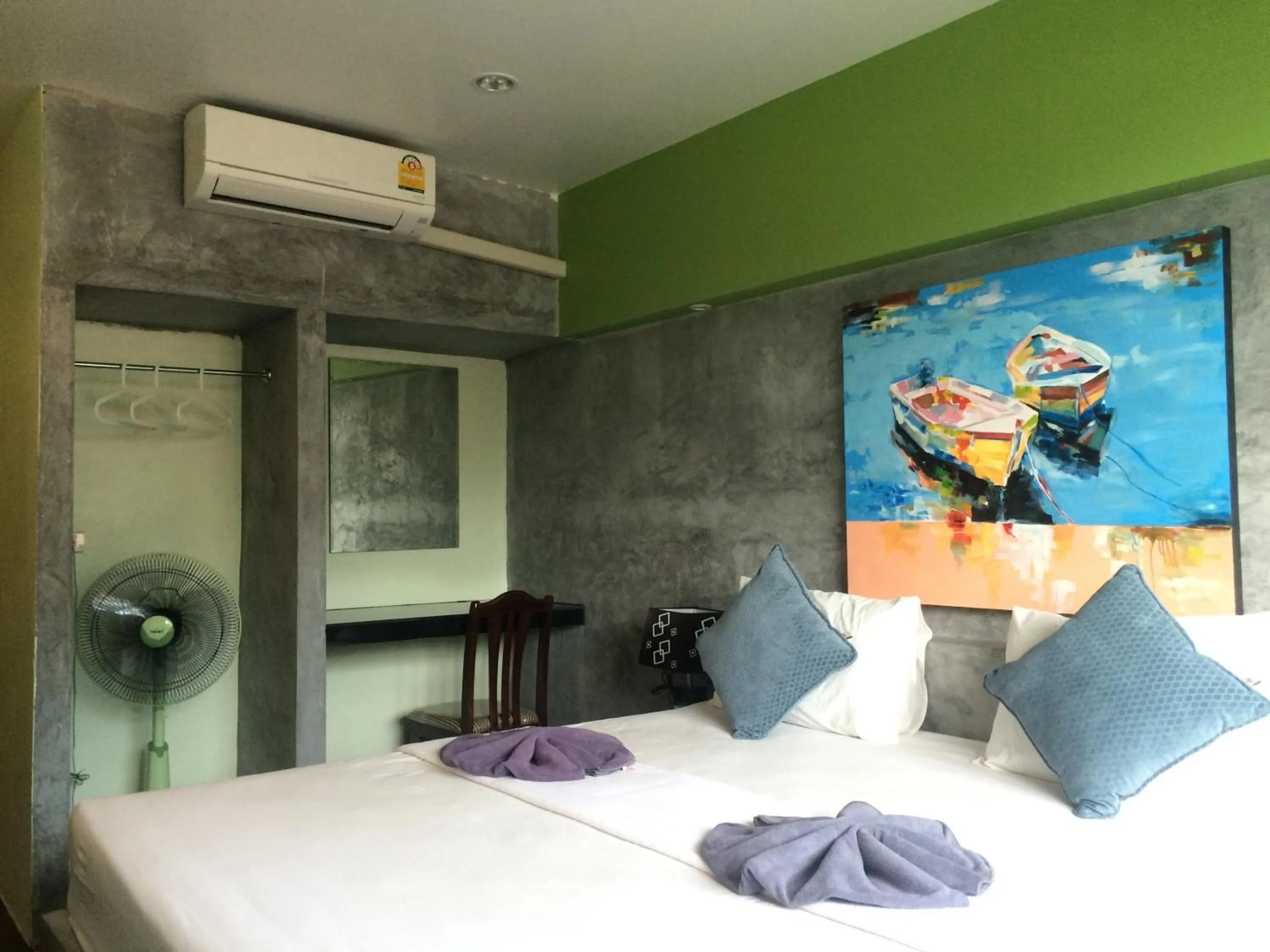 Bedroom, Bed in Bro&Sis Place