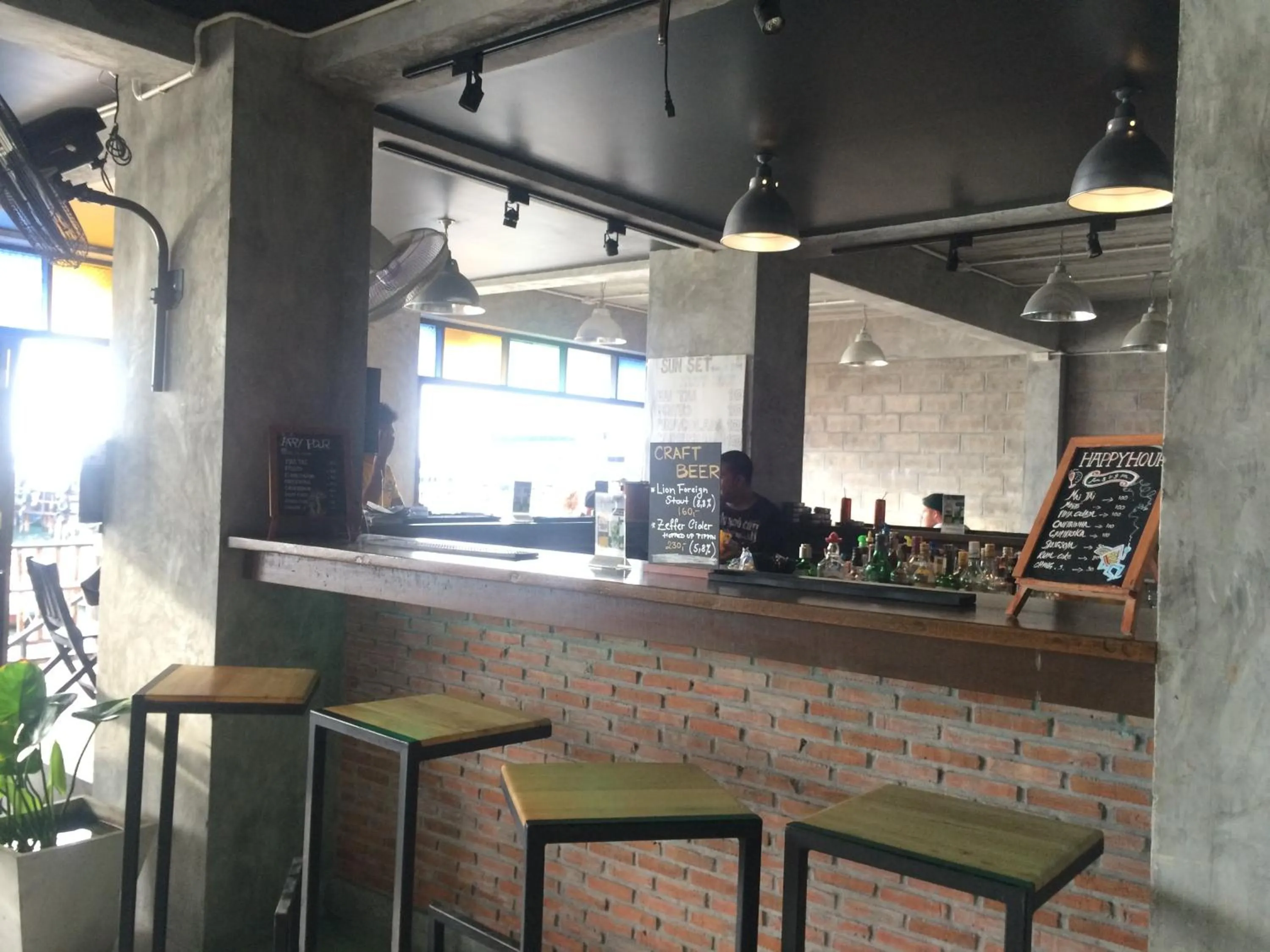 Lounge or bar in Bro&Sis Place