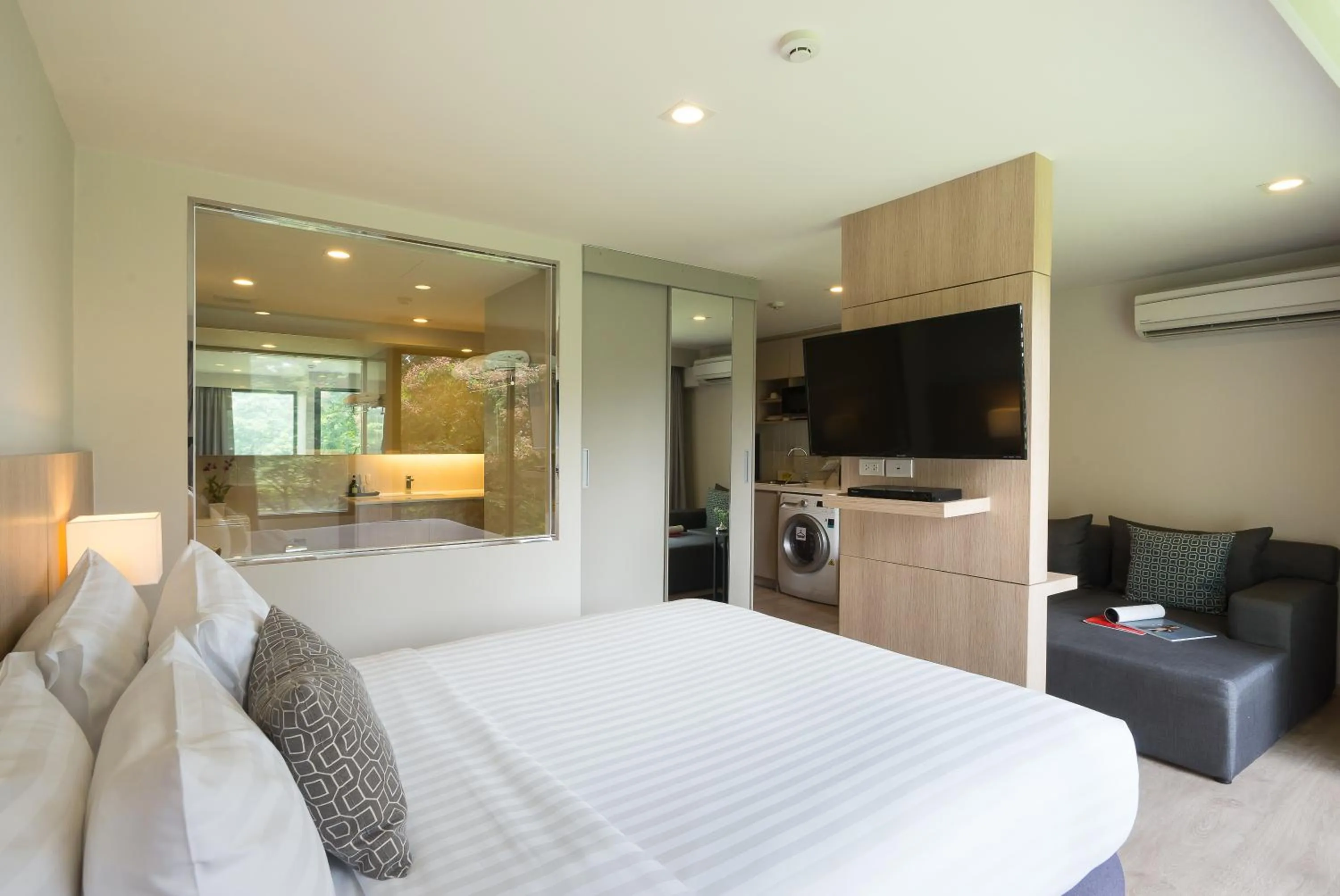 Bed in The Residence on Thonglor by UHG