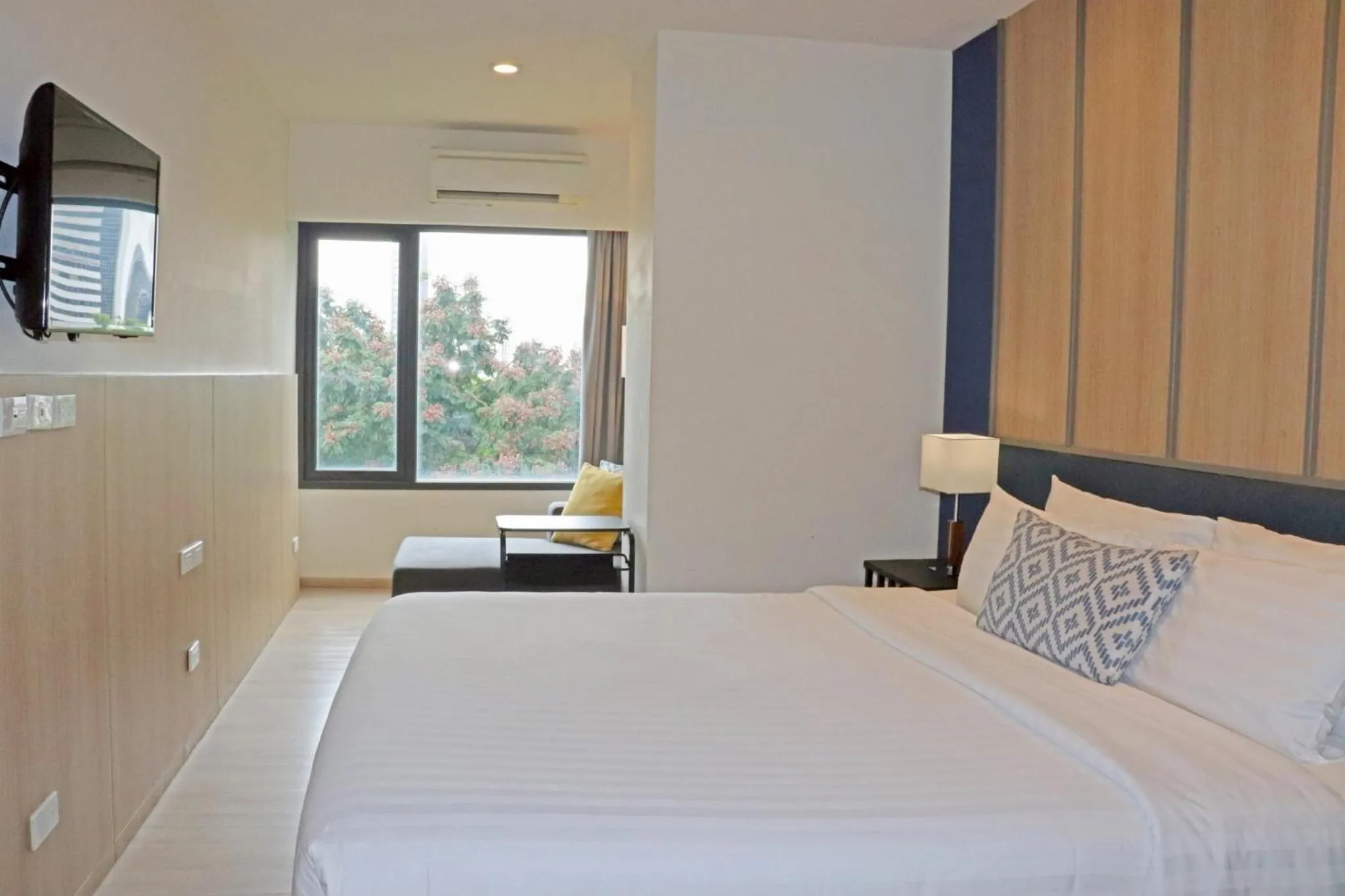 Bed in The Residence on Thonglor by UHG