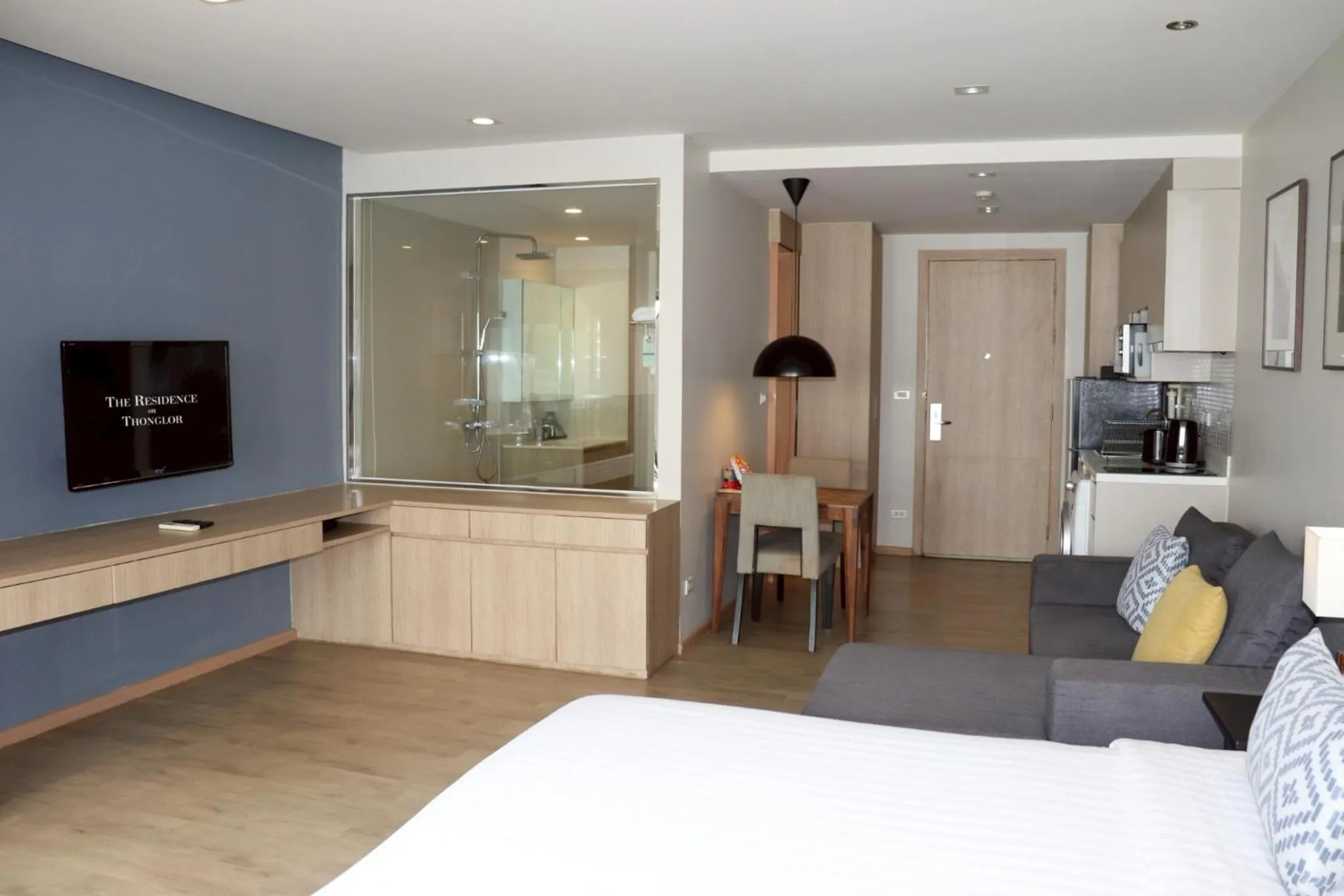 Bed in The Residence on Thonglor by UHG