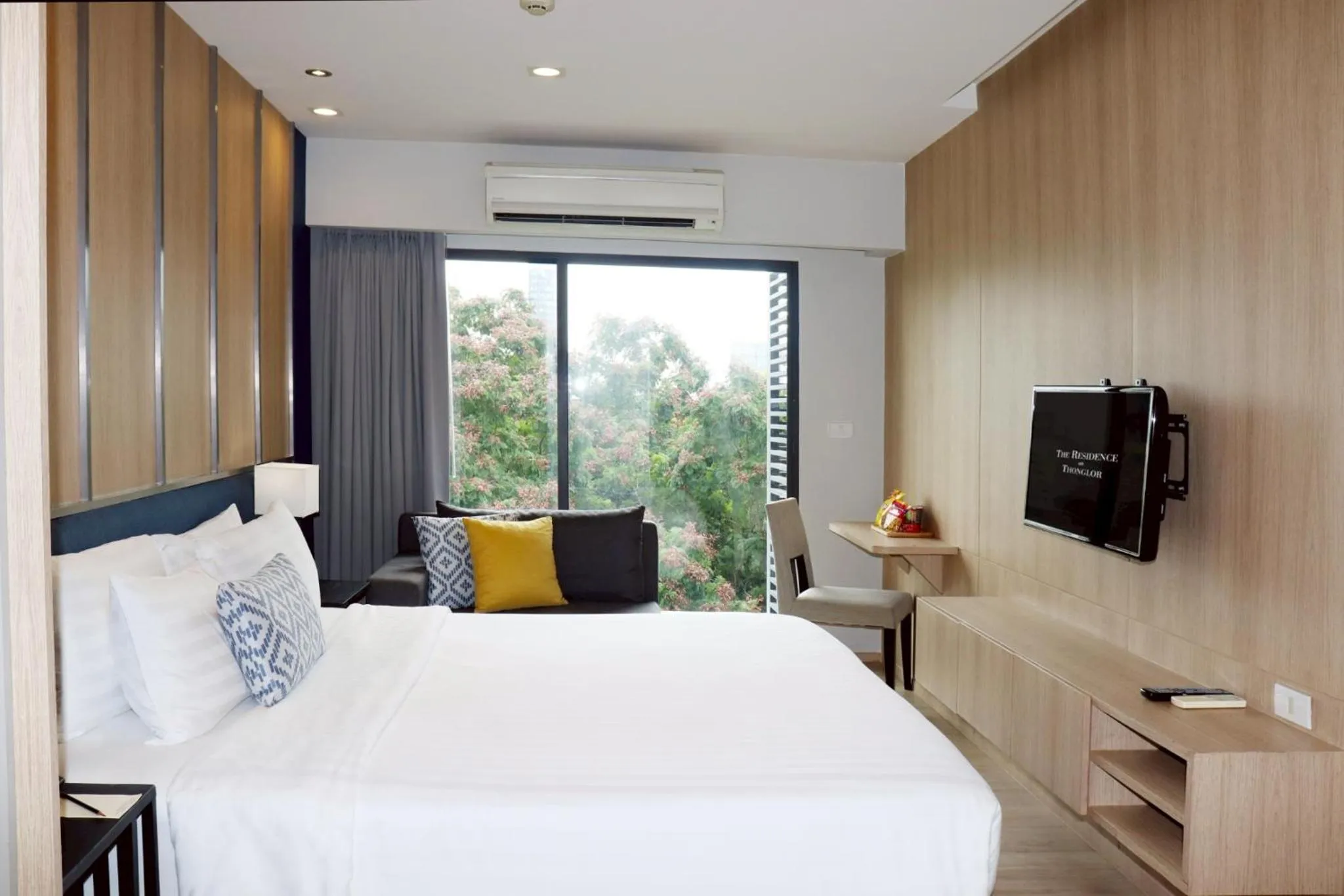 Bed in The Residence on Thonglor by UHG