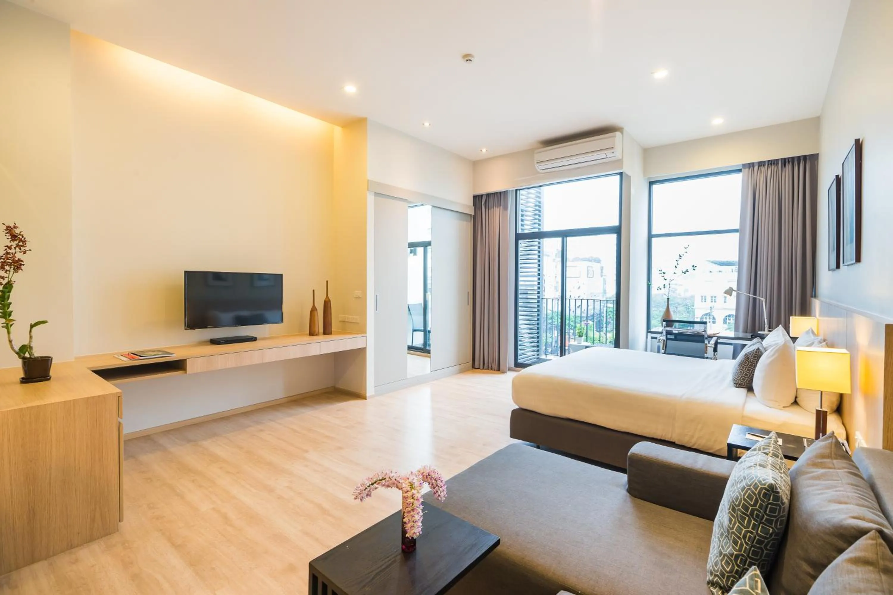 Bed in The Residence on Thonglor by UHG