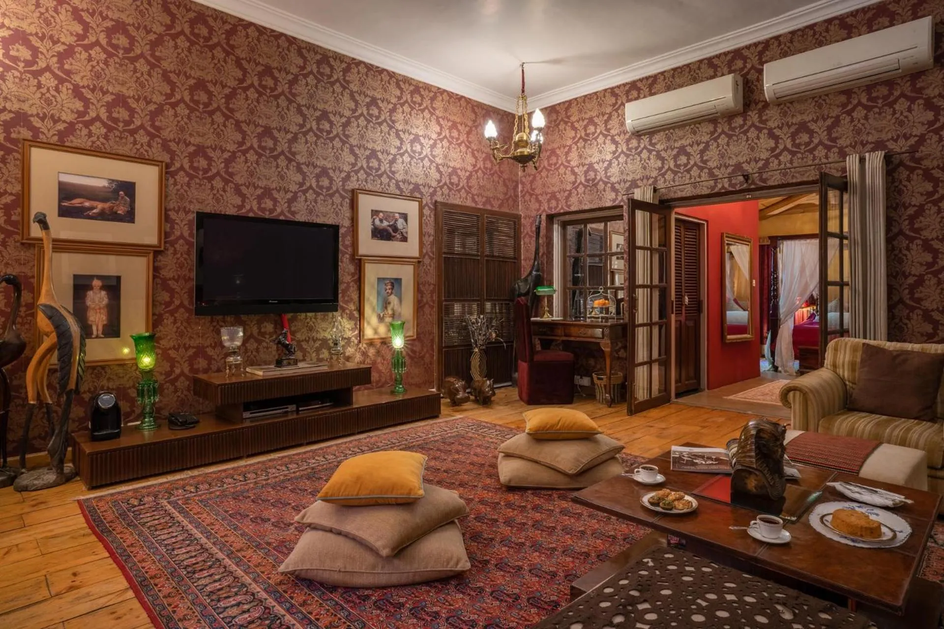 Living room in Srinivas The Royal Residence, Jaipur
