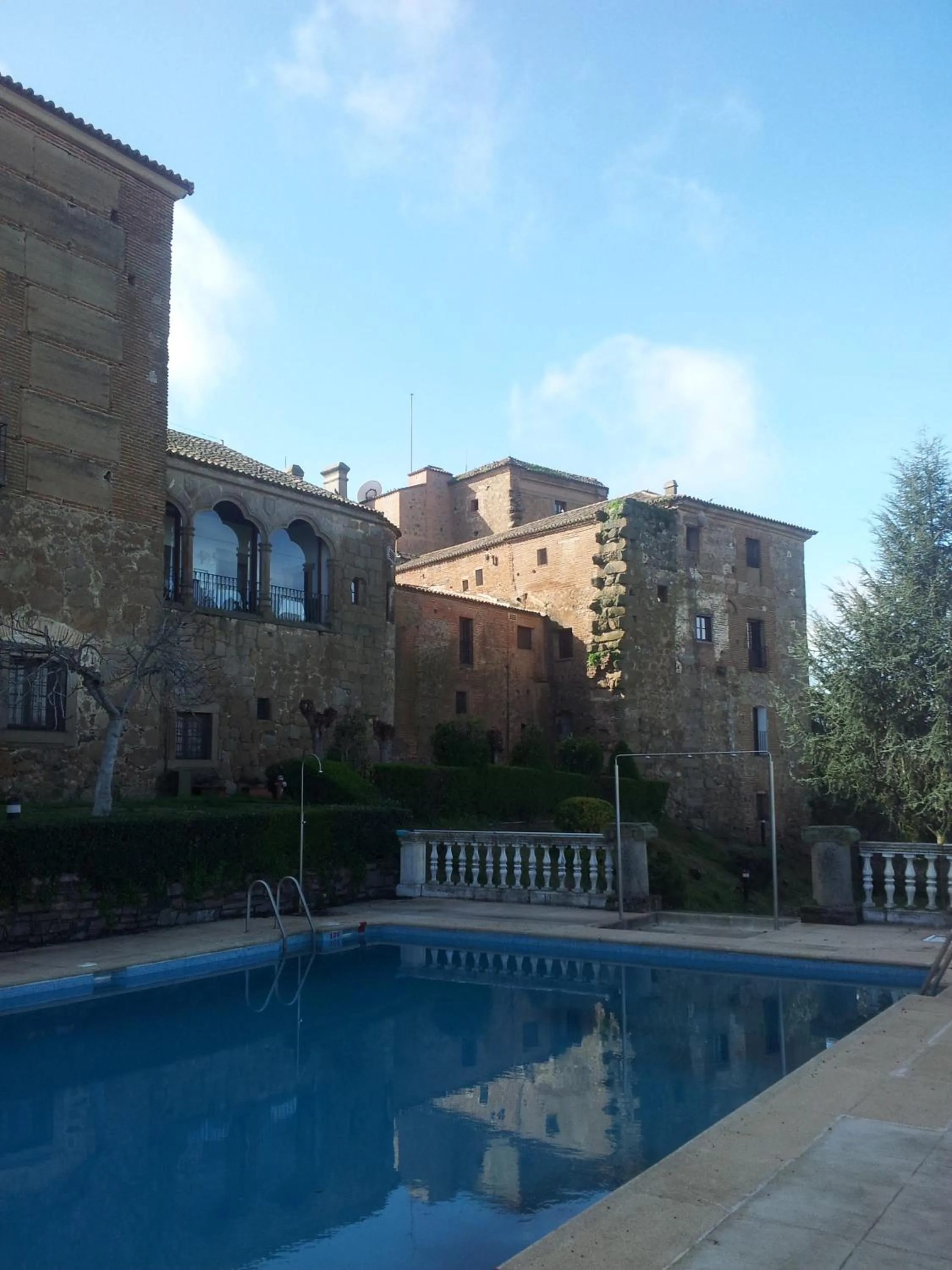 Swimming pool in Parador de Oropesa