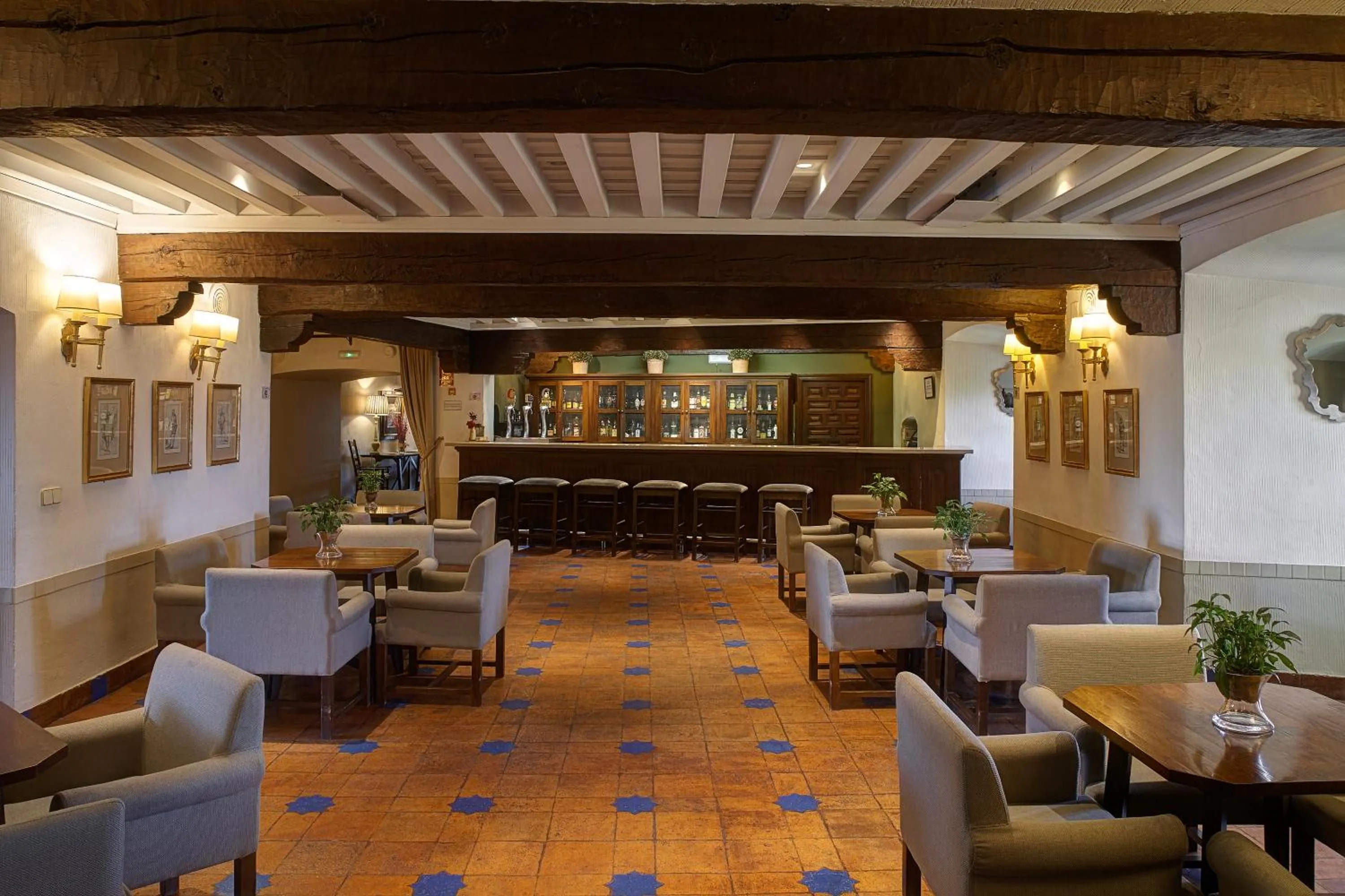 Lounge or bar in Parador de Oropesa