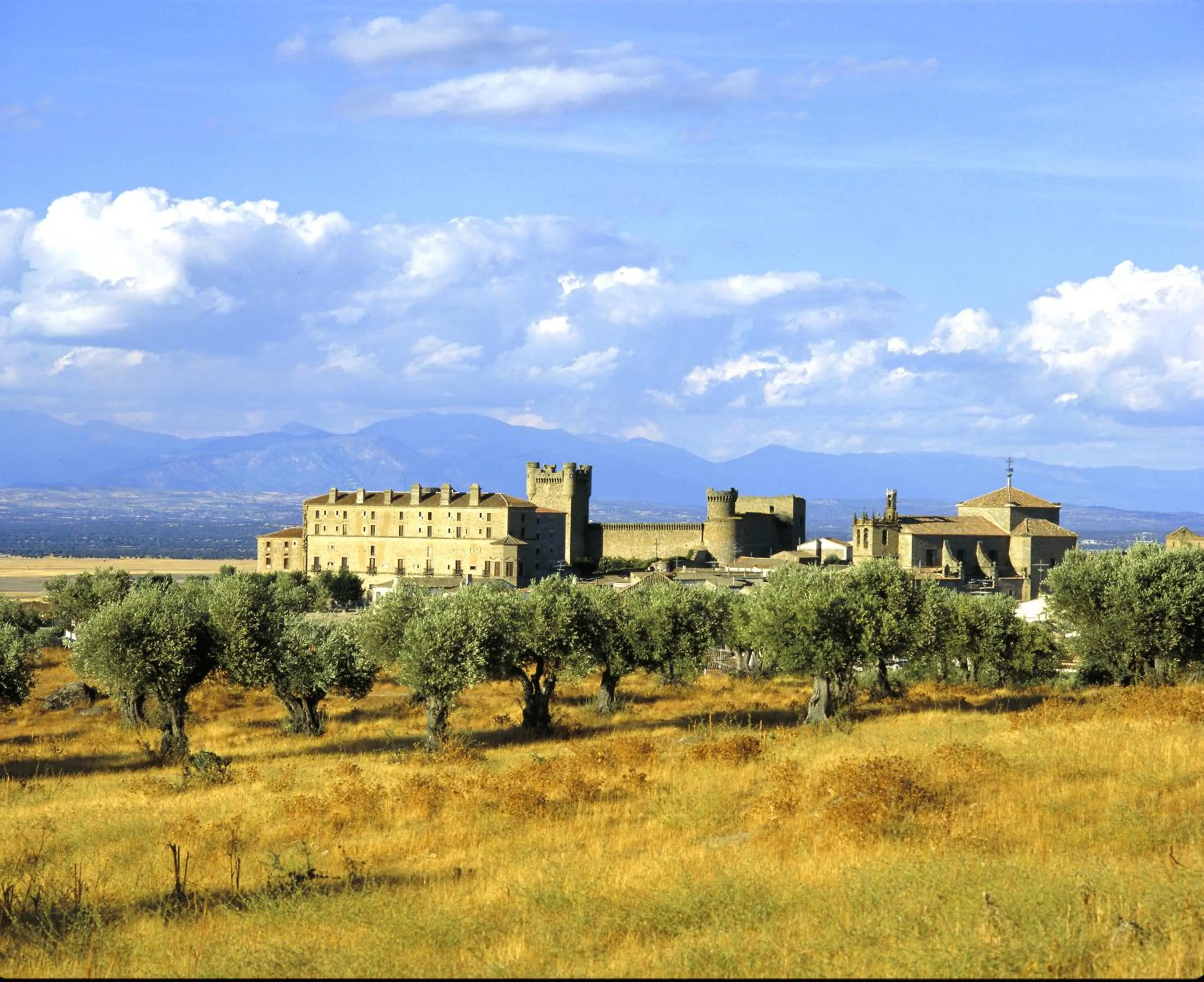 Facade/entrance in Parador de Oropesa