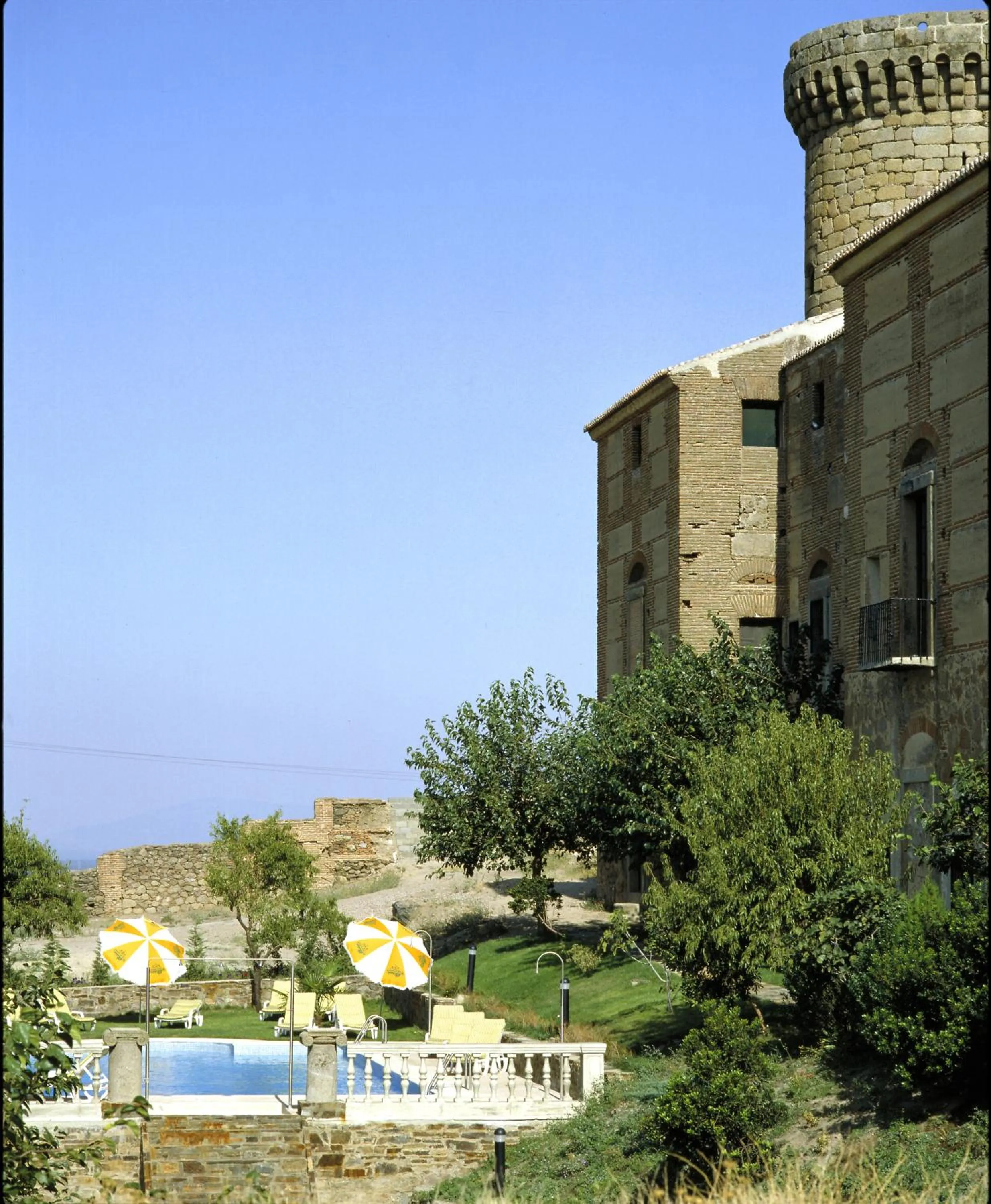 Swimming pool in Parador de Oropesa