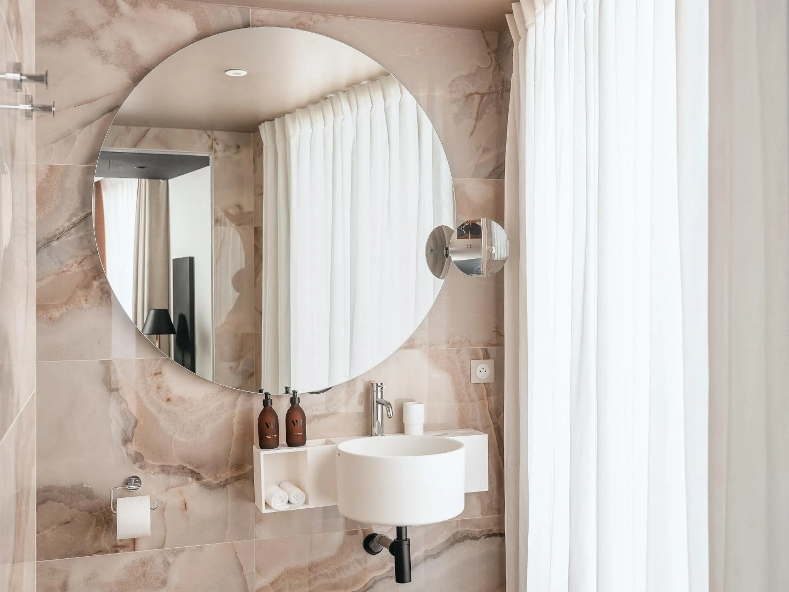 Bathroom in Hôtel Barnett Paris