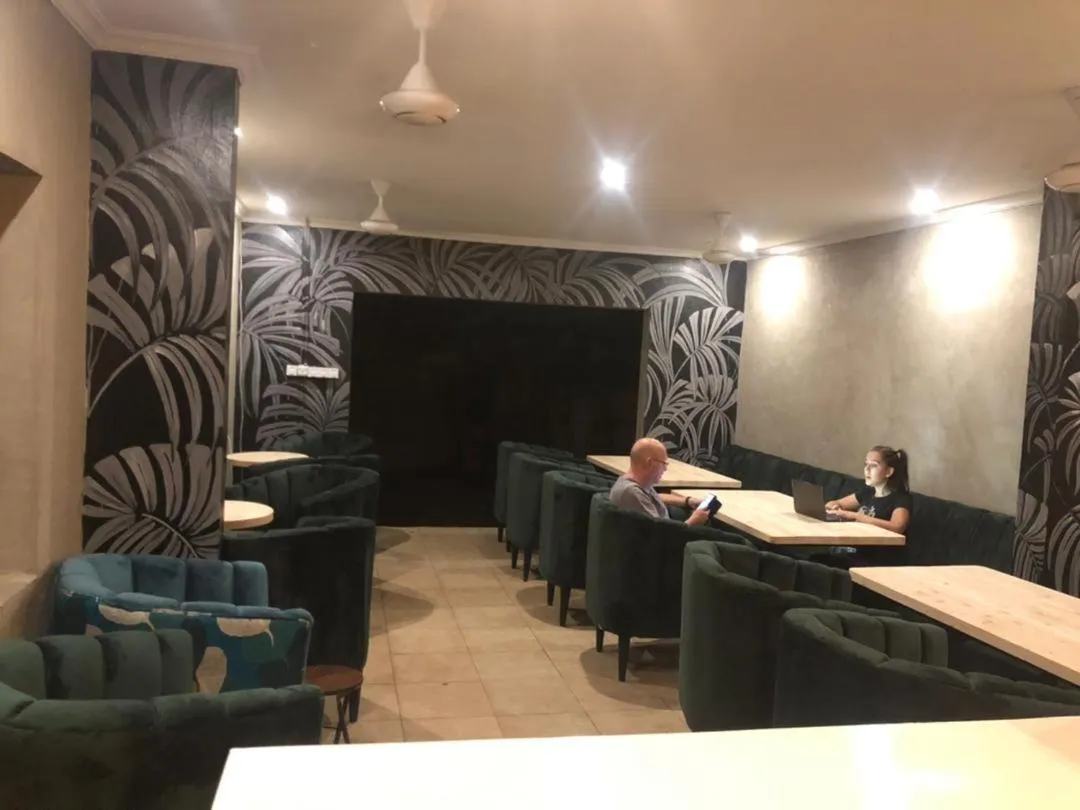 Restaurant/places to eat in White House of Tanzania