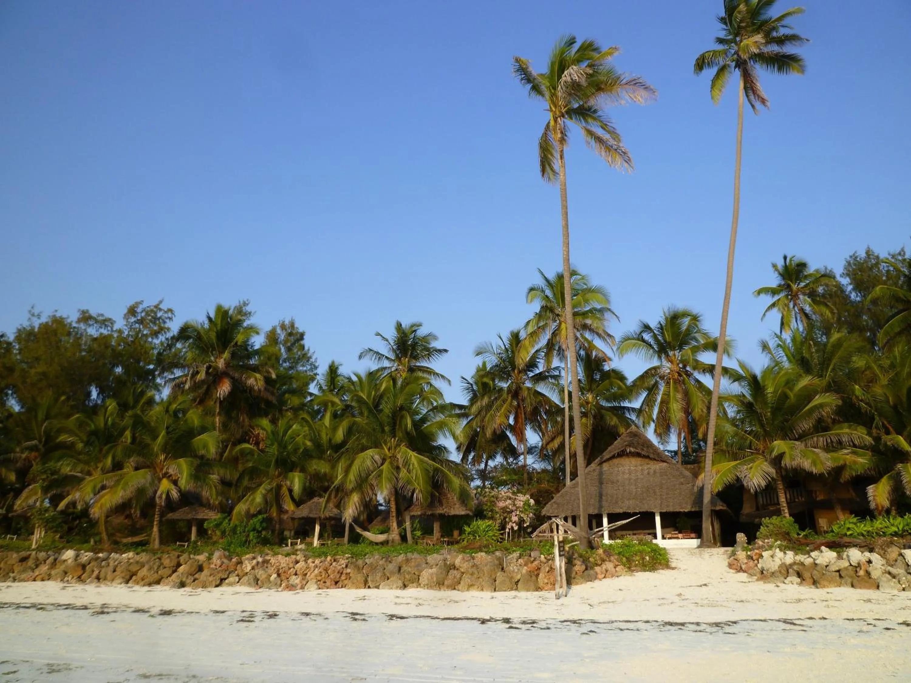 Facade/entrance in Paradise Beach Bungalows